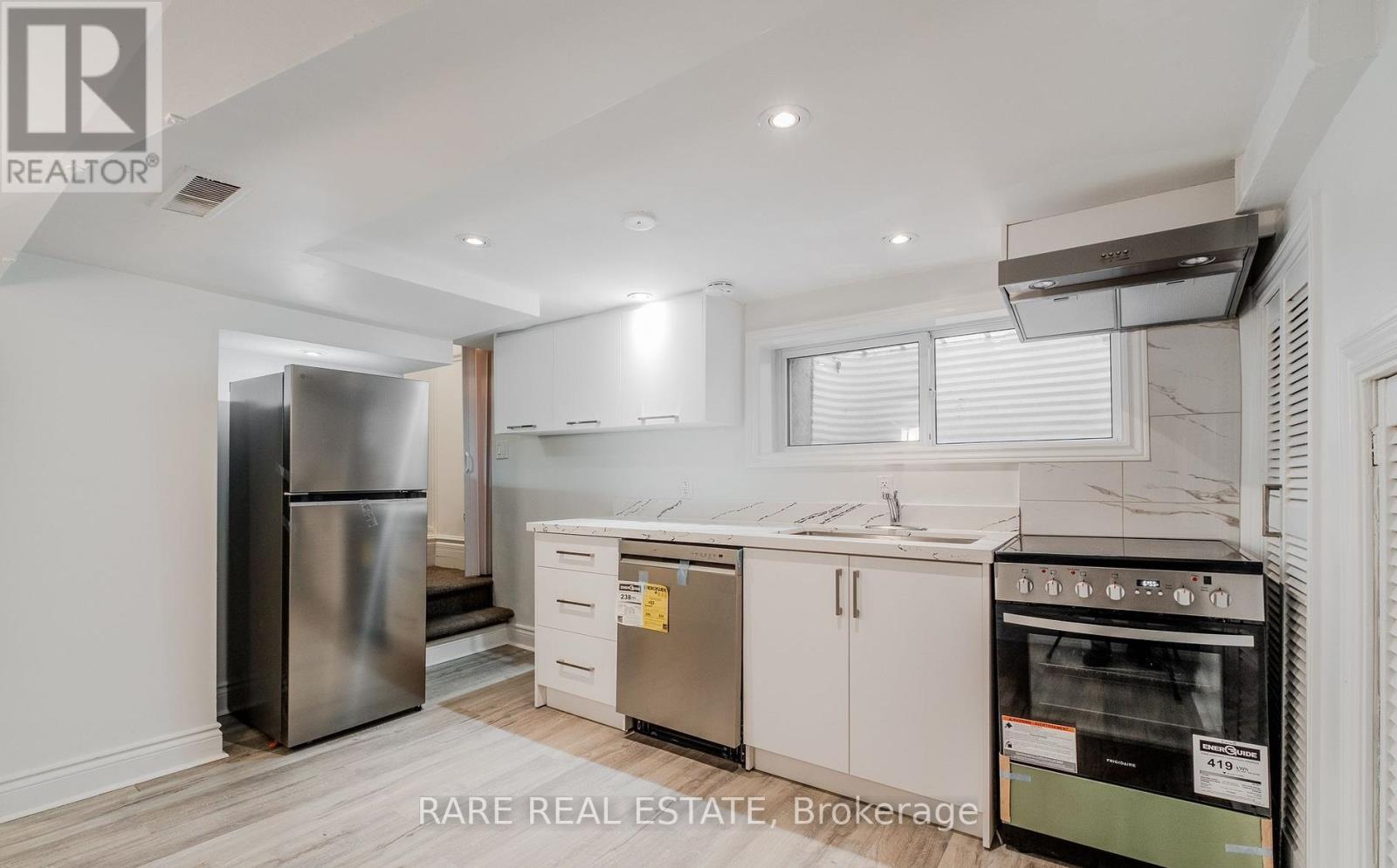 Lower - 538 Roxton Road, Toronto, Ontario  M6G 3R4 - Photo 2 - C13096580