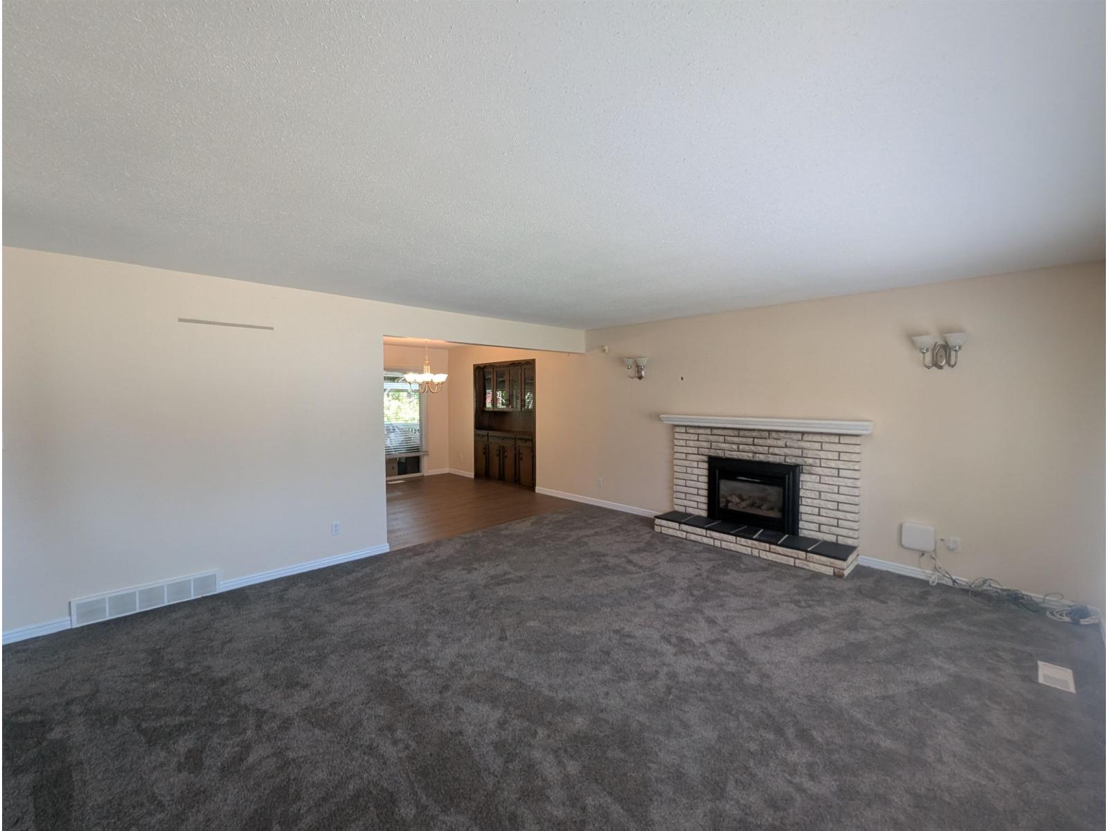 2114 Lynden Street, Abbotsford, British Columbia  V2T 3B5 - Photo 5 - R3120752