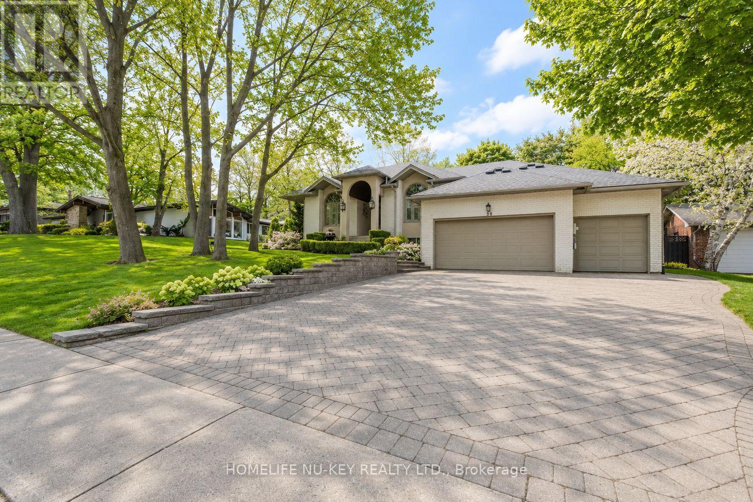 38 Castle Drive, Barrie, Ontario  L4N 1R1 - Photo 2 - S13093314