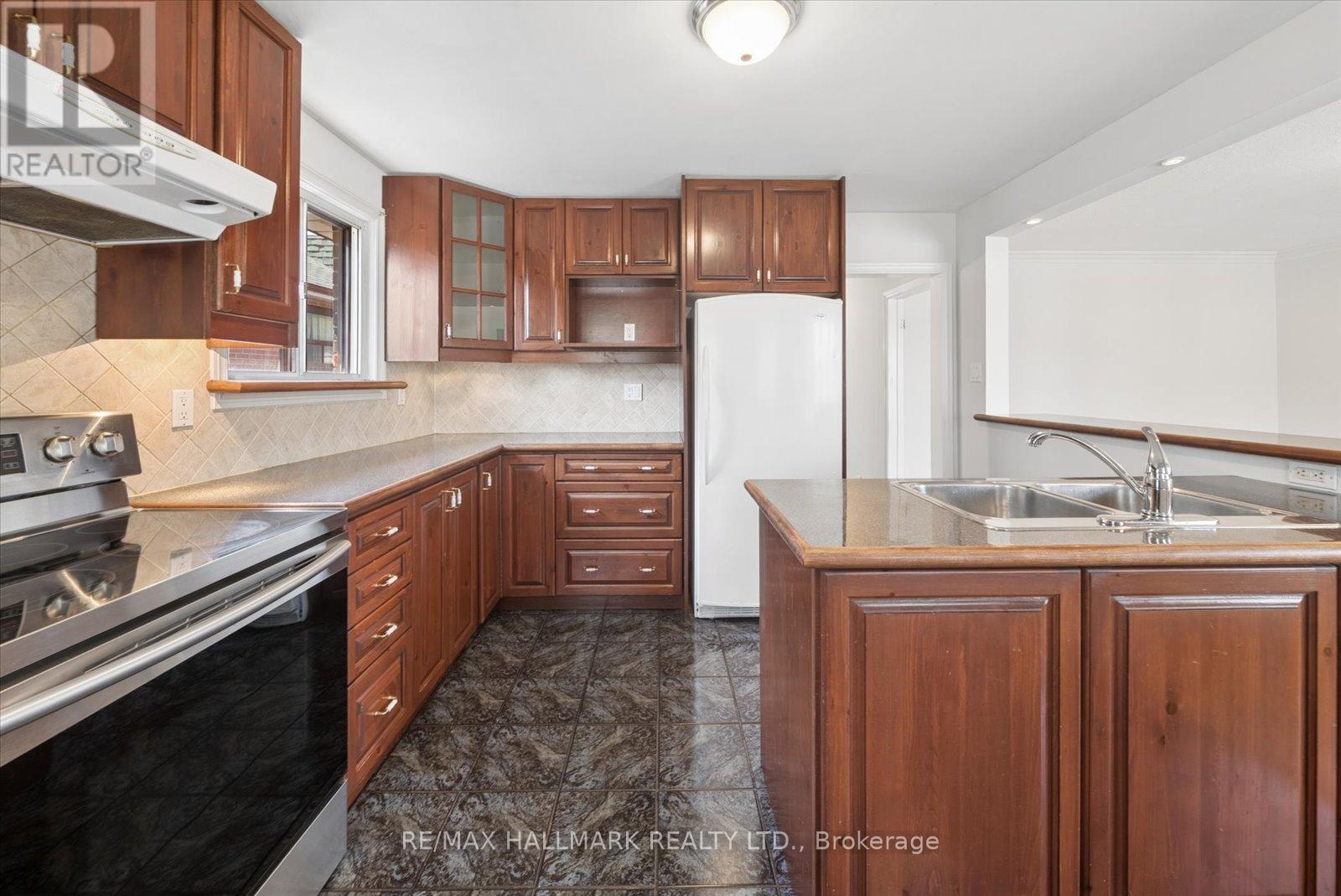 100 Huntington Avenue, Toronto, Ontario  M1K 4L5 - Photo 11 - E13096474