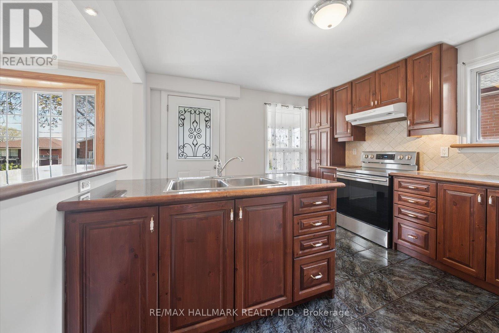 100 Huntington Avenue, Toronto, Ontario  M1K 4L5 - Photo 12 - E13096474
