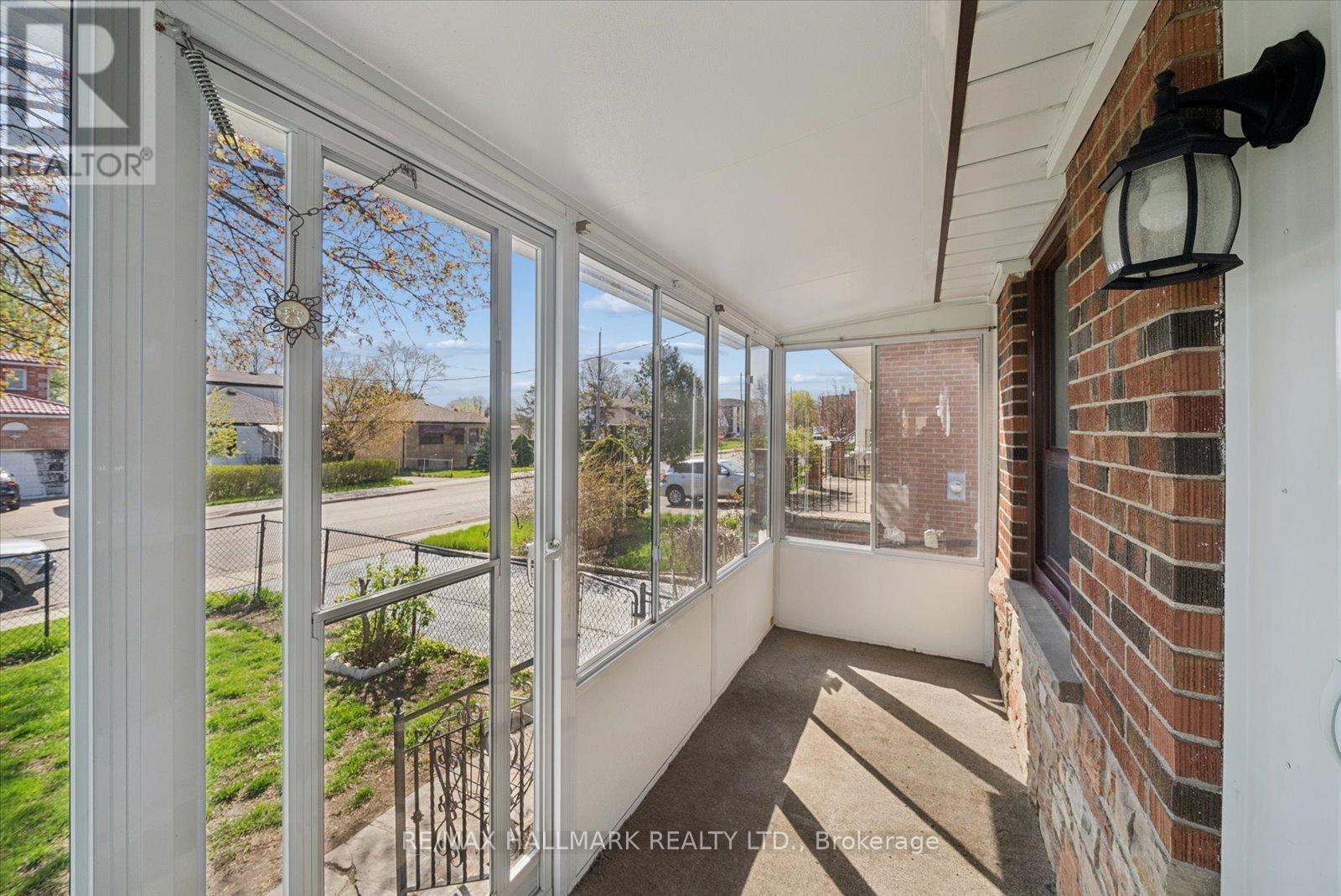 100 Huntington Avenue, Toronto, Ontario  M1K 4L5 - Photo 4 - E13096474