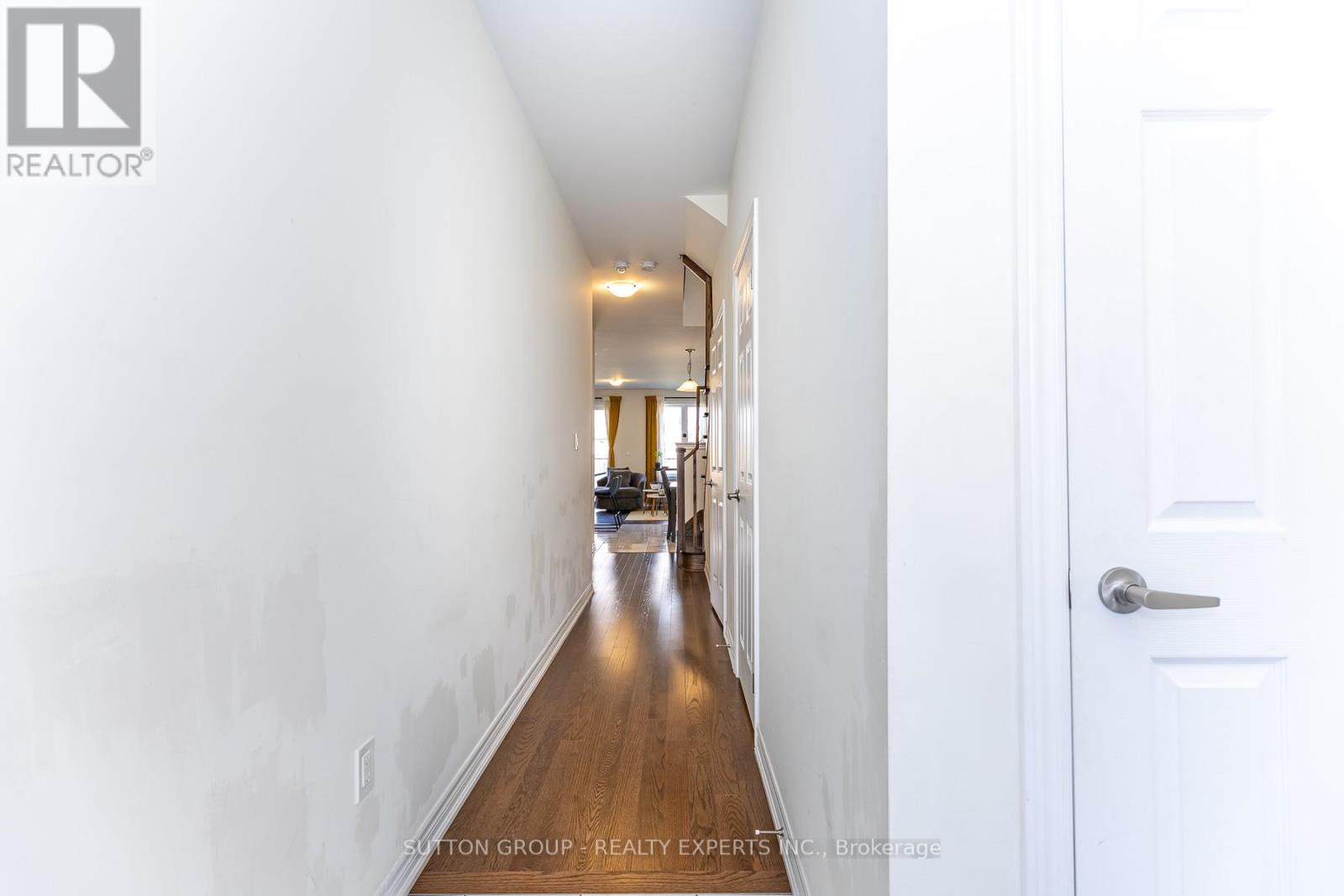 130 Ice Palace Crescent, Oshawa, Ontario  L1H 7K4 - Photo 4 - E13096520