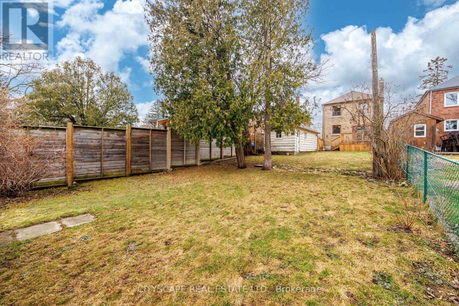 51 Denvale Road, Toronto, Ontario  M4B 3B3 - Photo 34 - E13096692