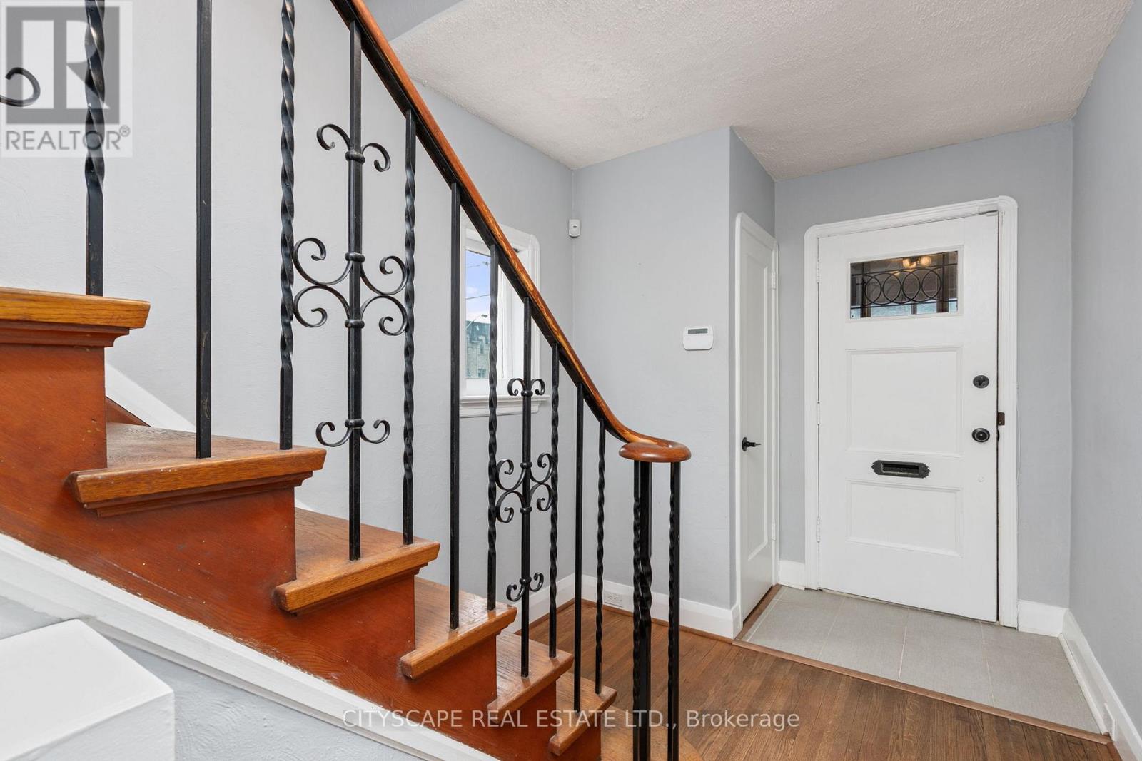 51 Denvale Road, Toronto, Ontario  M4B 3B3 - Photo 5 - E13096692