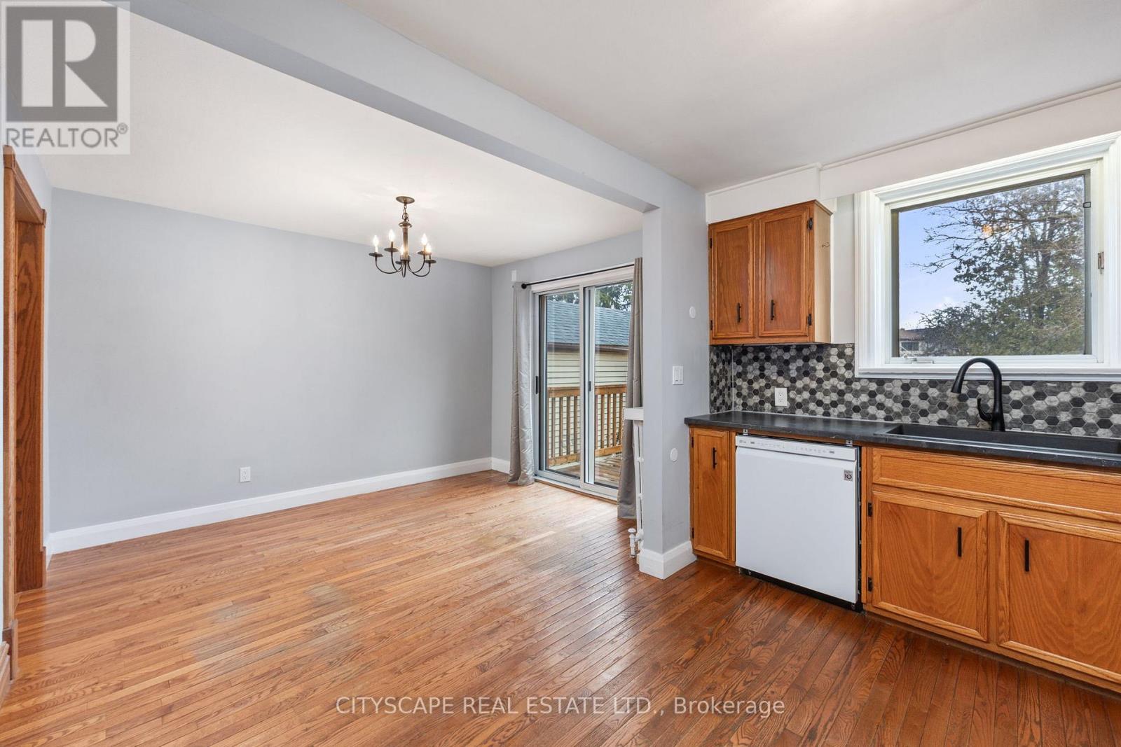 51 Denvale Road, Toronto, Ontario  M4B 3B3 - Photo 8 - E13096692