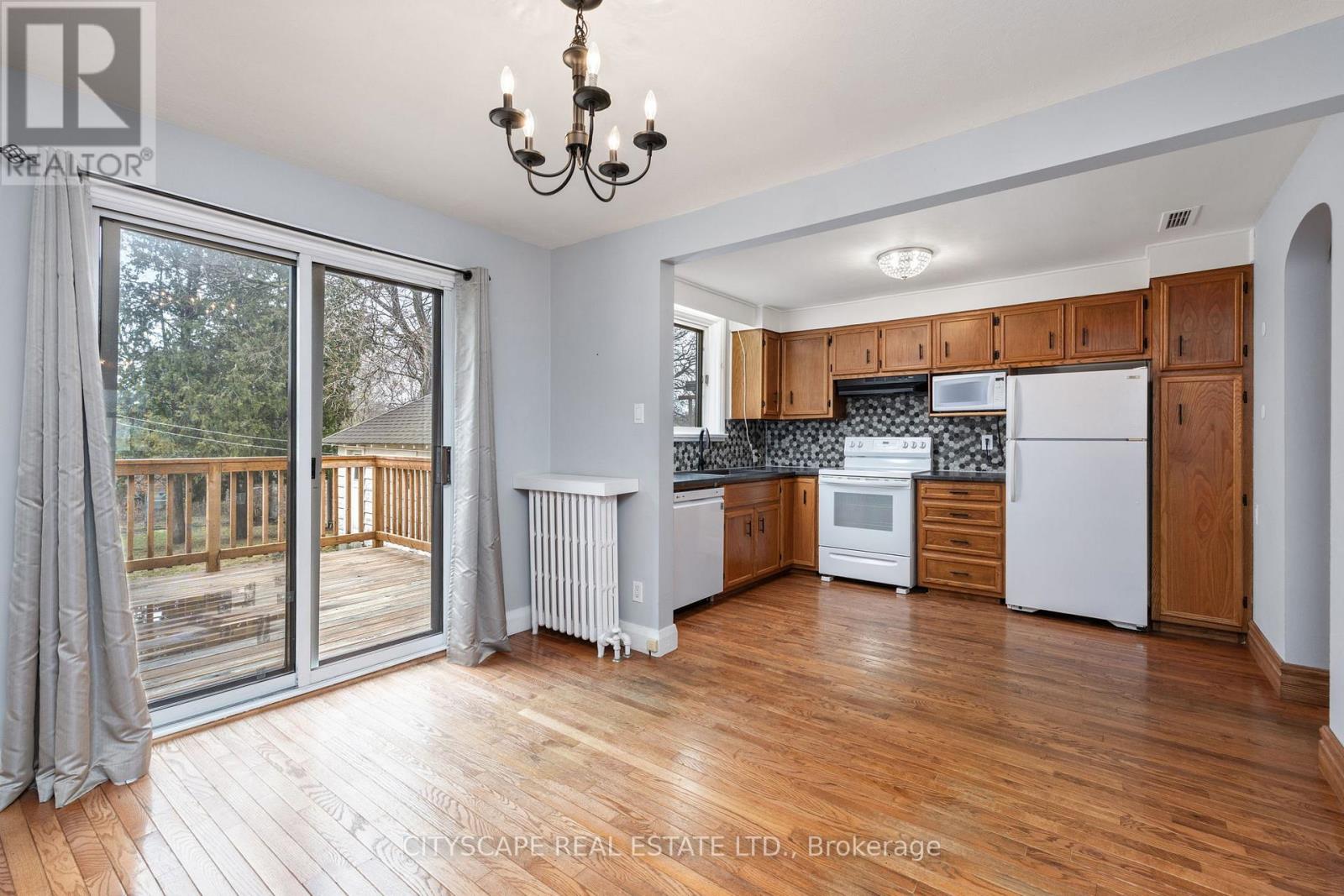 51 Denvale Road, Toronto, Ontario  M4B 3B3 - Photo 9 - E13096692