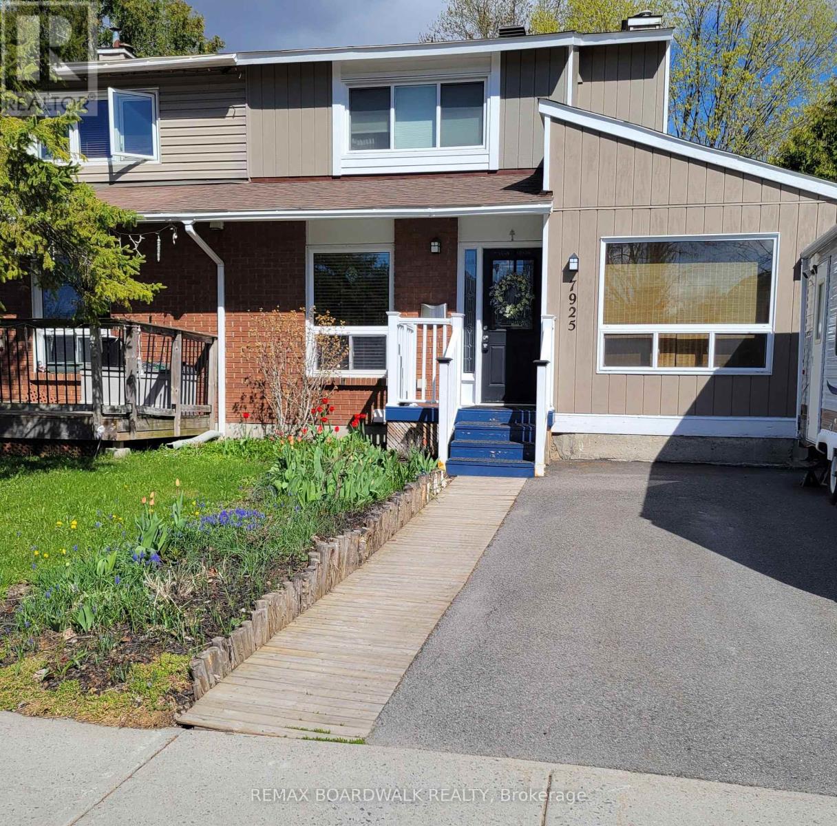 7925 JEANNE D'ARC BOULEVARD N, Ottawa, Ontario