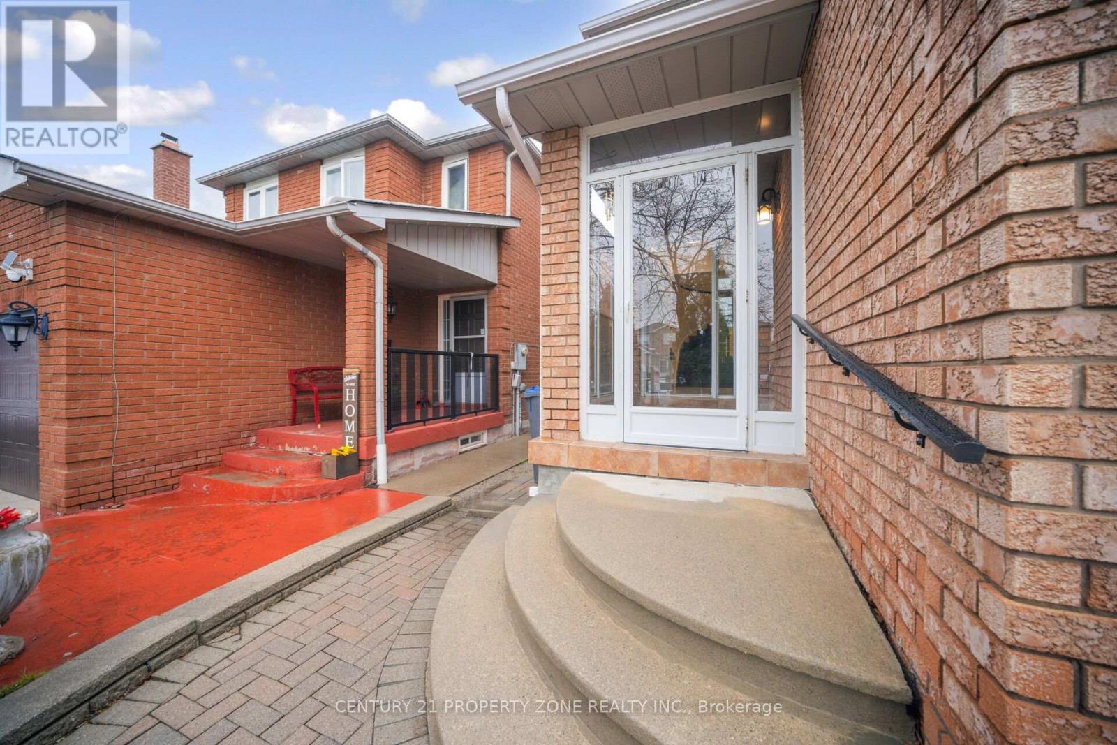 160 Torrance Woods, Brampton, Ontario  L6Y 4K2 - Photo 3 - W13094190