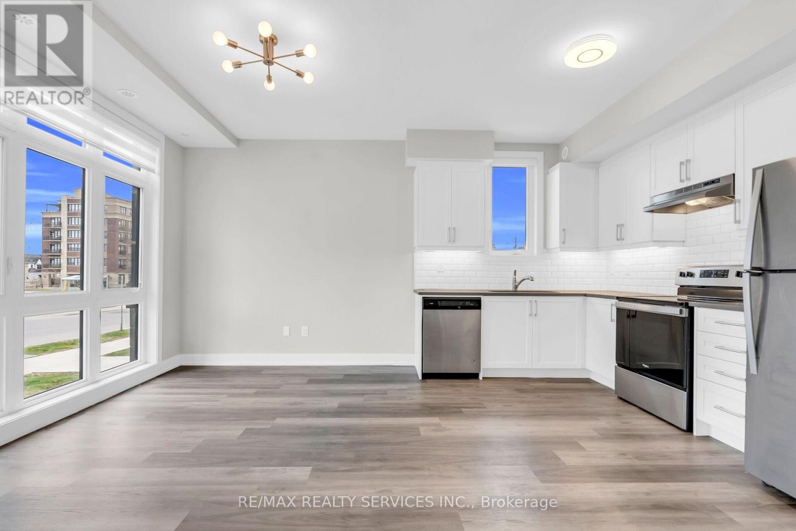 5 - 1 Bond Crescent, Richmond Hill, Ontario  L4E 1J4 - Photo 14 - N13096364