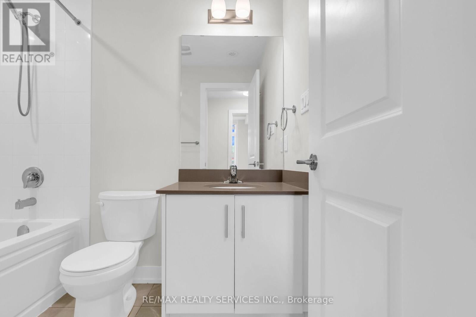 5 - 1 Bond Crescent, Richmond Hill, Ontario  L4E 1J4 - Photo 30 - N13096364