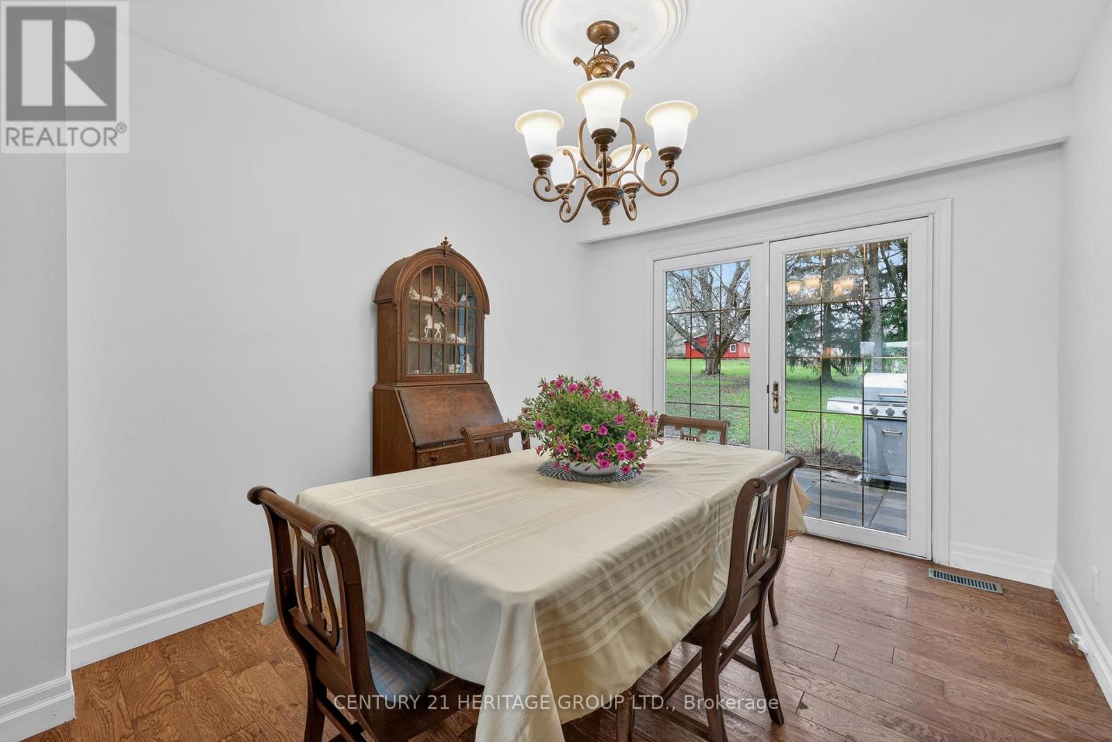 2010 15th Side Road, New Tecumseth, Ontario  L0G 1W0 - Photo 11 - N13096414