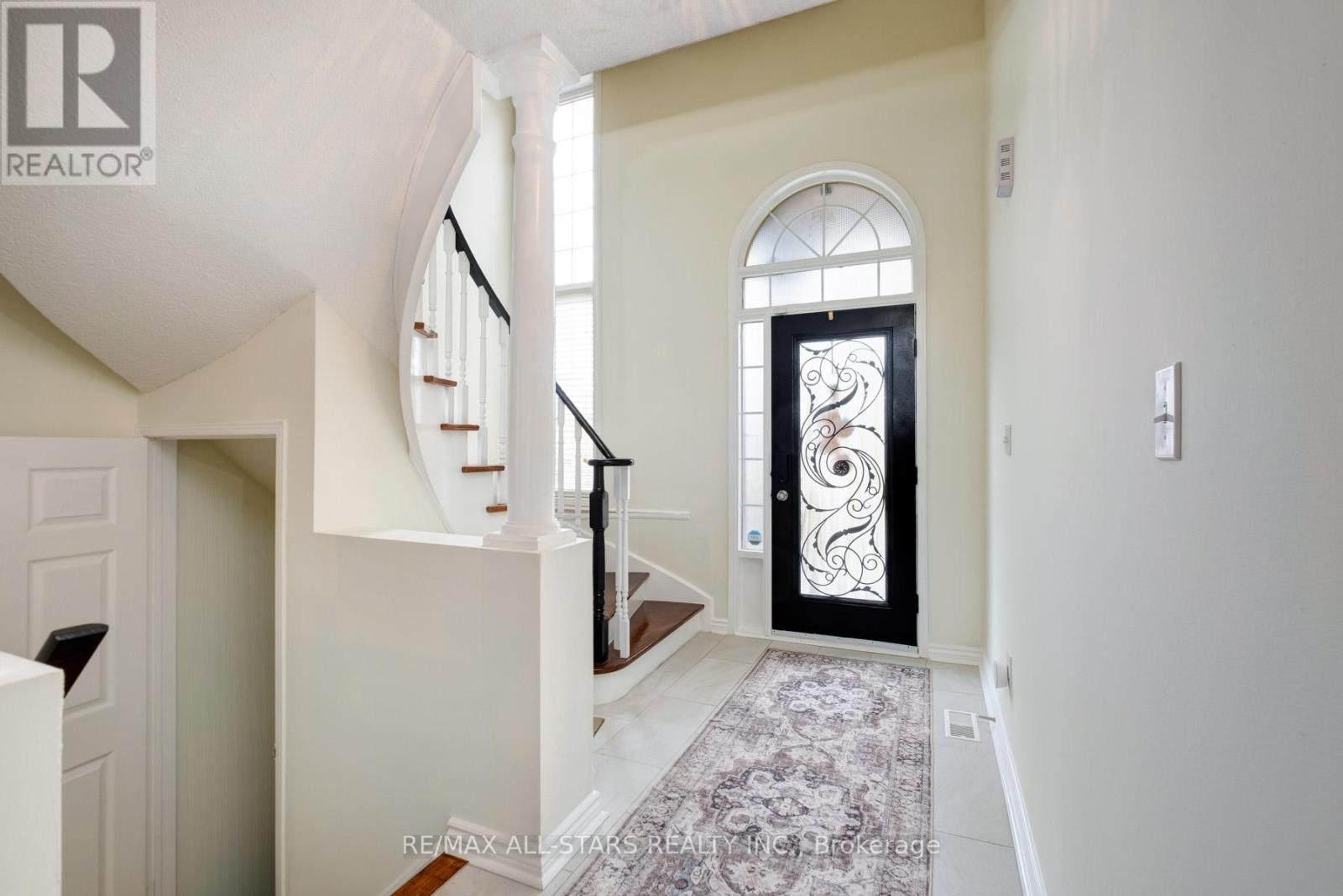 179 Drummond Drive, Vaughan, Ontario  L6A 3C4 - Photo 2 - N13096436