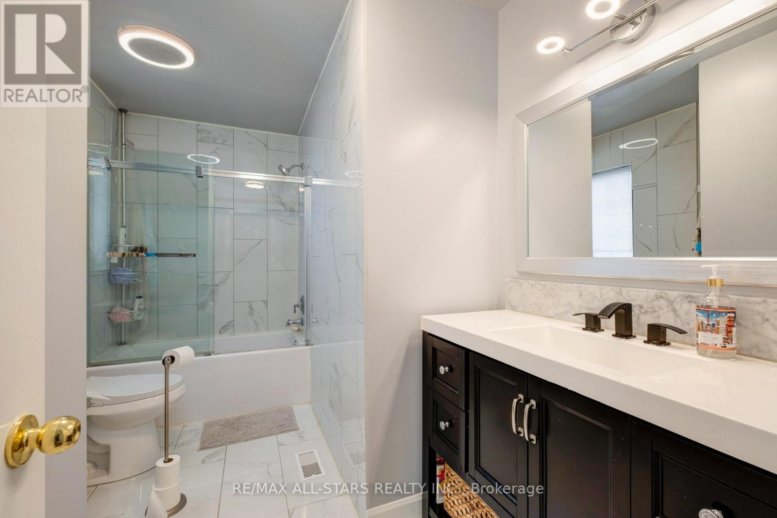 179 Drummond Drive, Vaughan, Ontario  L6A 3C4 - Photo 27 - N13096436