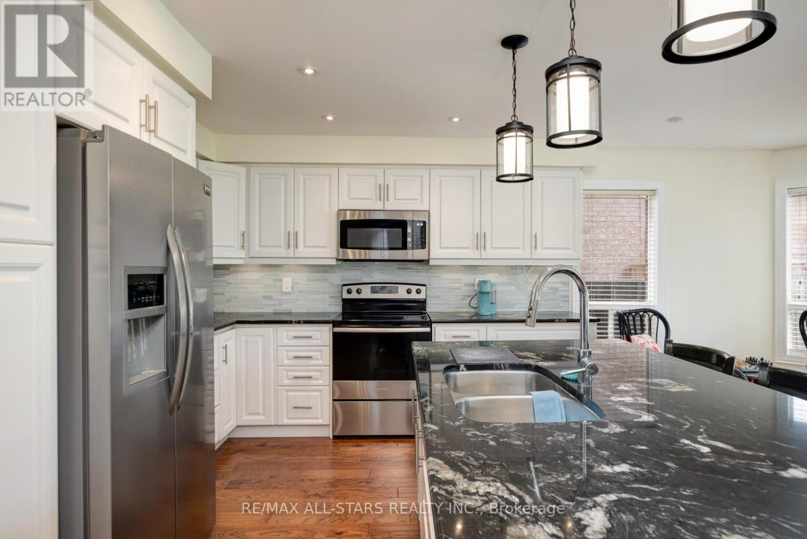 179 Drummond Drive, Vaughan, Ontario  L6A 3C4 - Photo 6 - N13096436