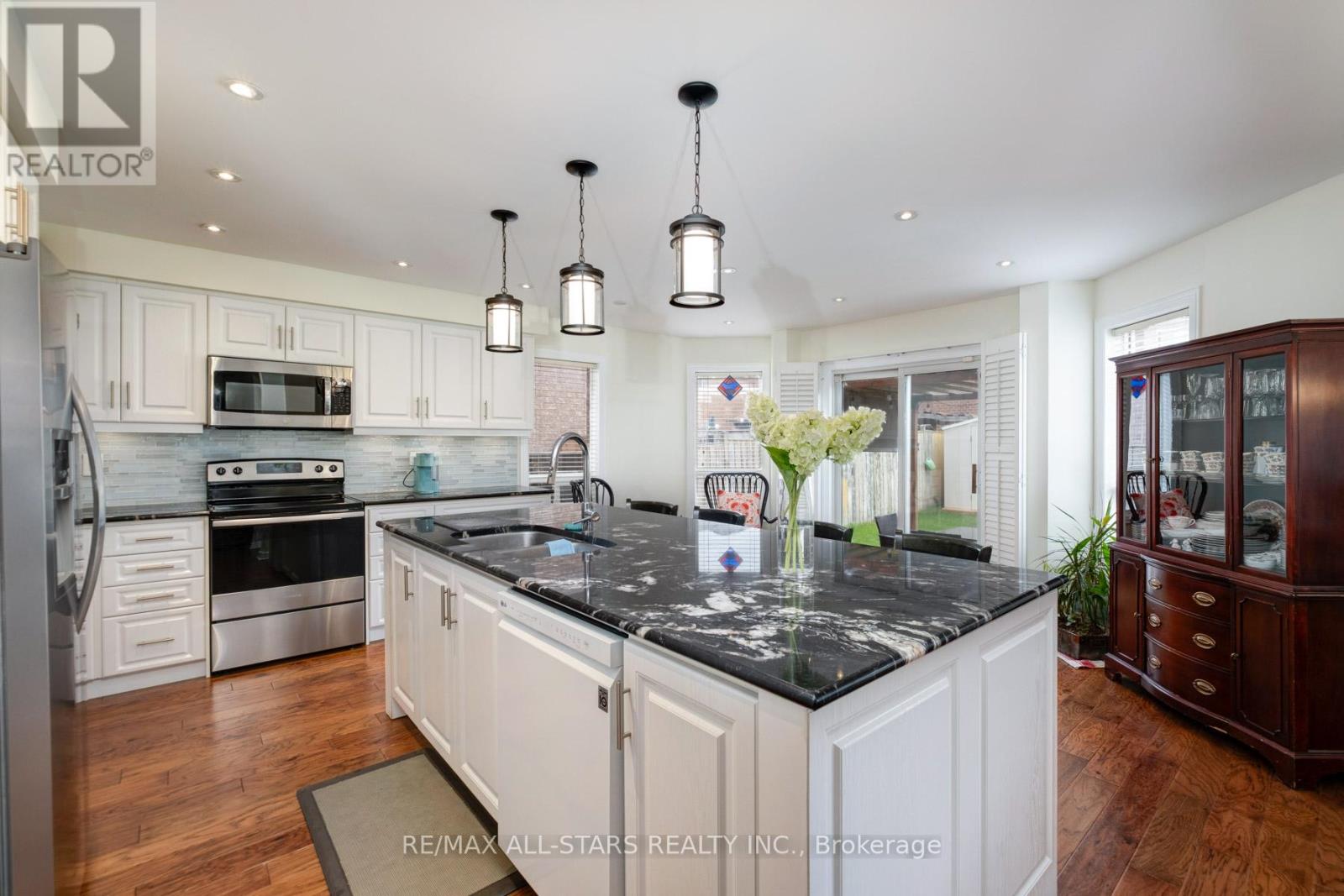 179 Drummond Drive, Vaughan, Ontario  L6A 3C4 - Photo 8 - N13096436