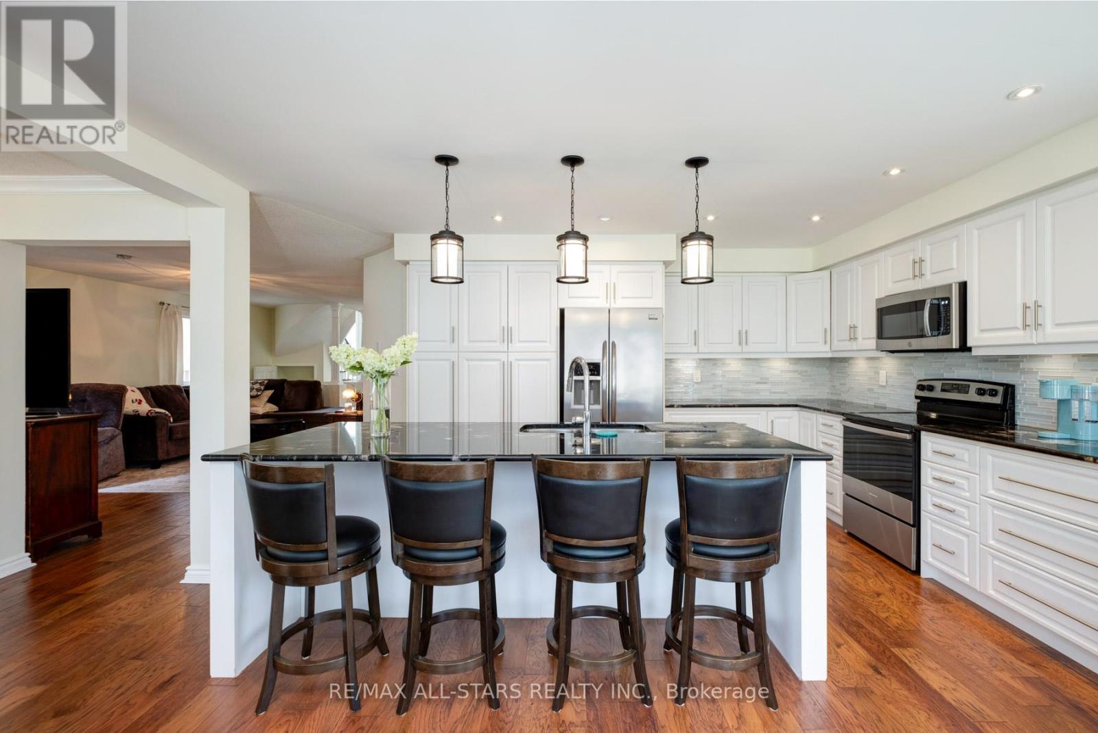 179 Drummond Drive, Vaughan, Ontario  L6A 3C4 - Photo 9 - N13096436