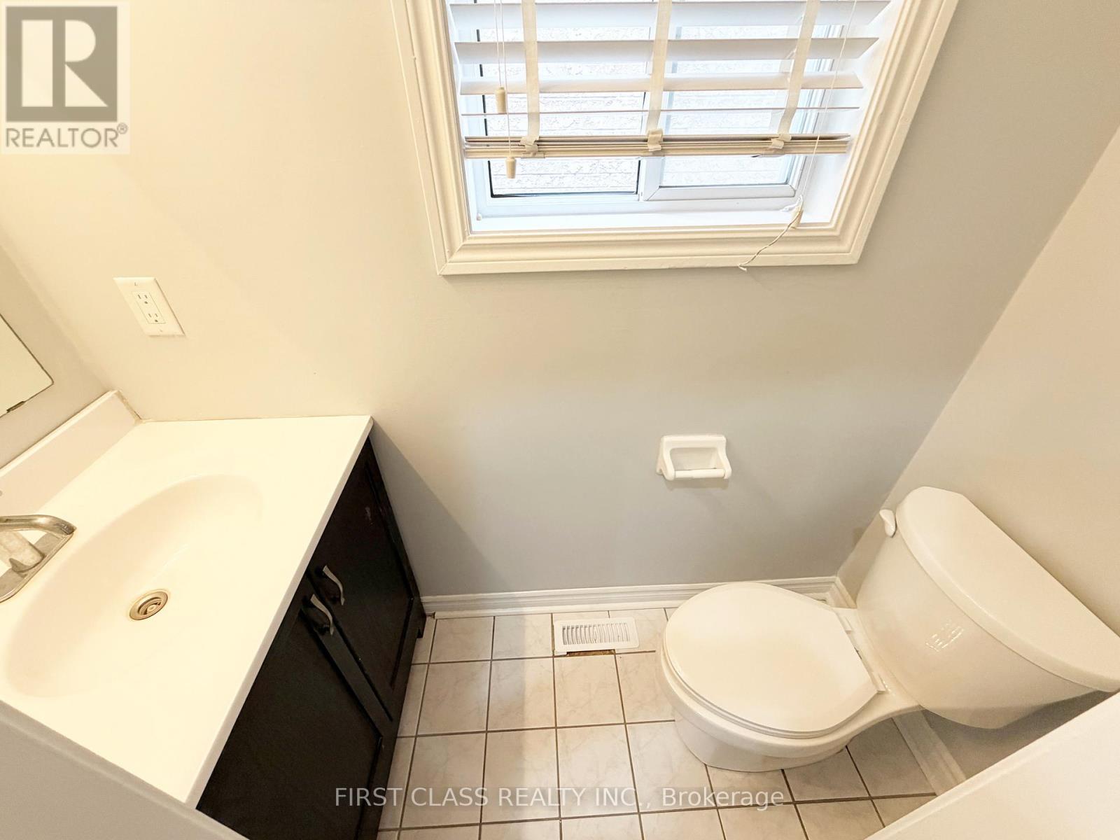 30 Abdus Salam Street, Vaughan, Ontario  L6A 3A8 - Photo 4 - N13096472