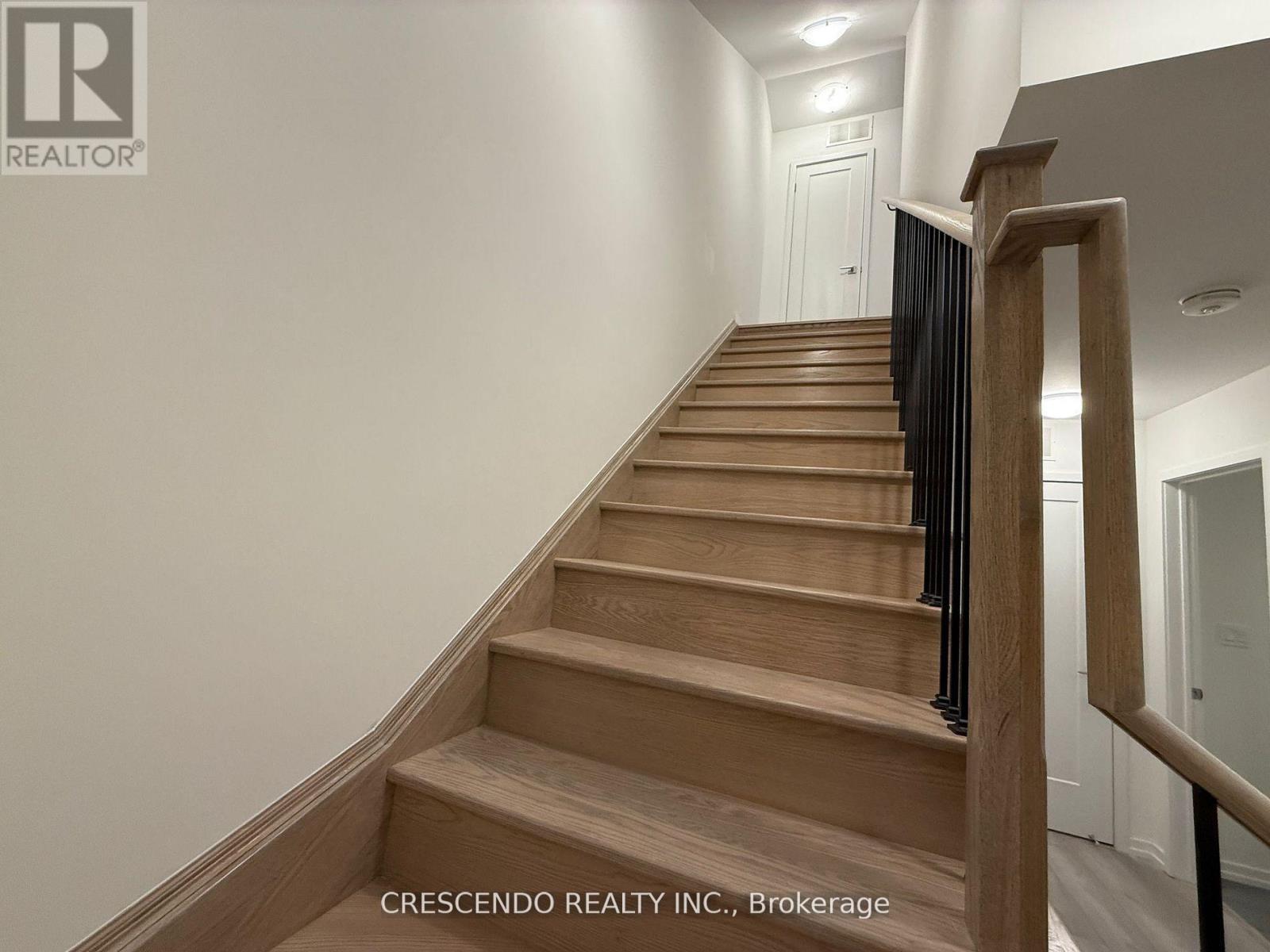 24 - 18 Lytham Green Circle, Newmarket, Ontario  L3Y 2P3 - Photo 13 - N13096492