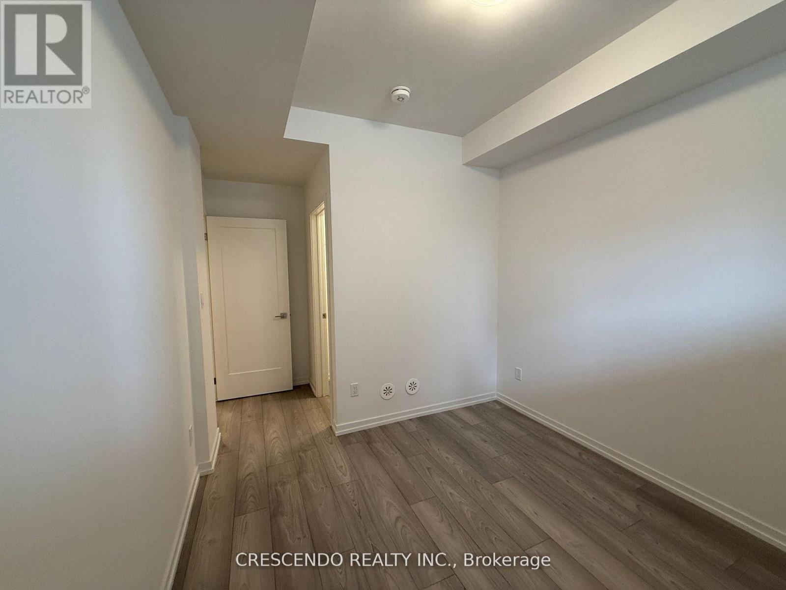 24 - 18 Lytham Green Circle, Newmarket, Ontario  L3Y 2P3 - Photo 18 - N13096492