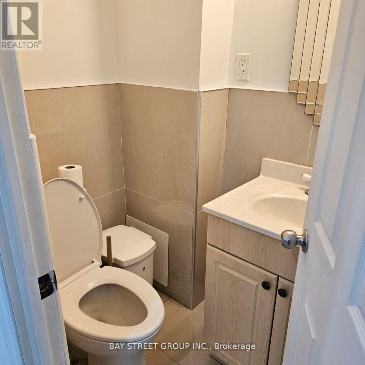 2 - 63 Yorkland Street, Richmond Hill, Ontario  L4C 9Z4 - Photo 3 - N13096506