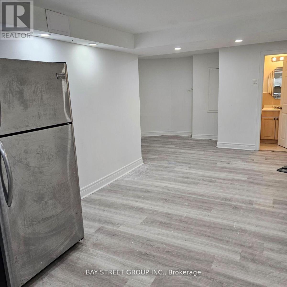 2 - 63 Yorkland Street, Richmond Hill, Ontario  L4C 9Z4 - Photo 6 - N13096506