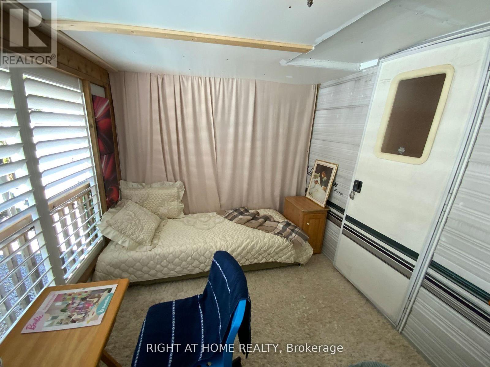 3 Woody Way Boulevard E, Georgina, Ontario  L0E 1N0 - Photo 19 - N13096638