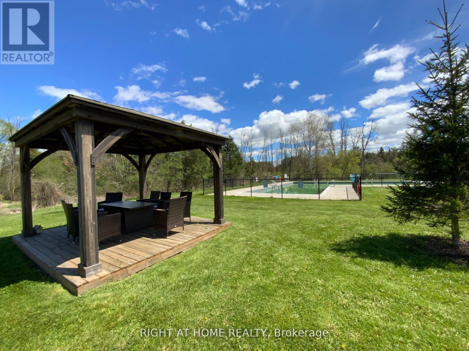 3 Woody Way Boulevard E, Georgina, Ontario  L0E 1N0 - Photo 3 - N13096638