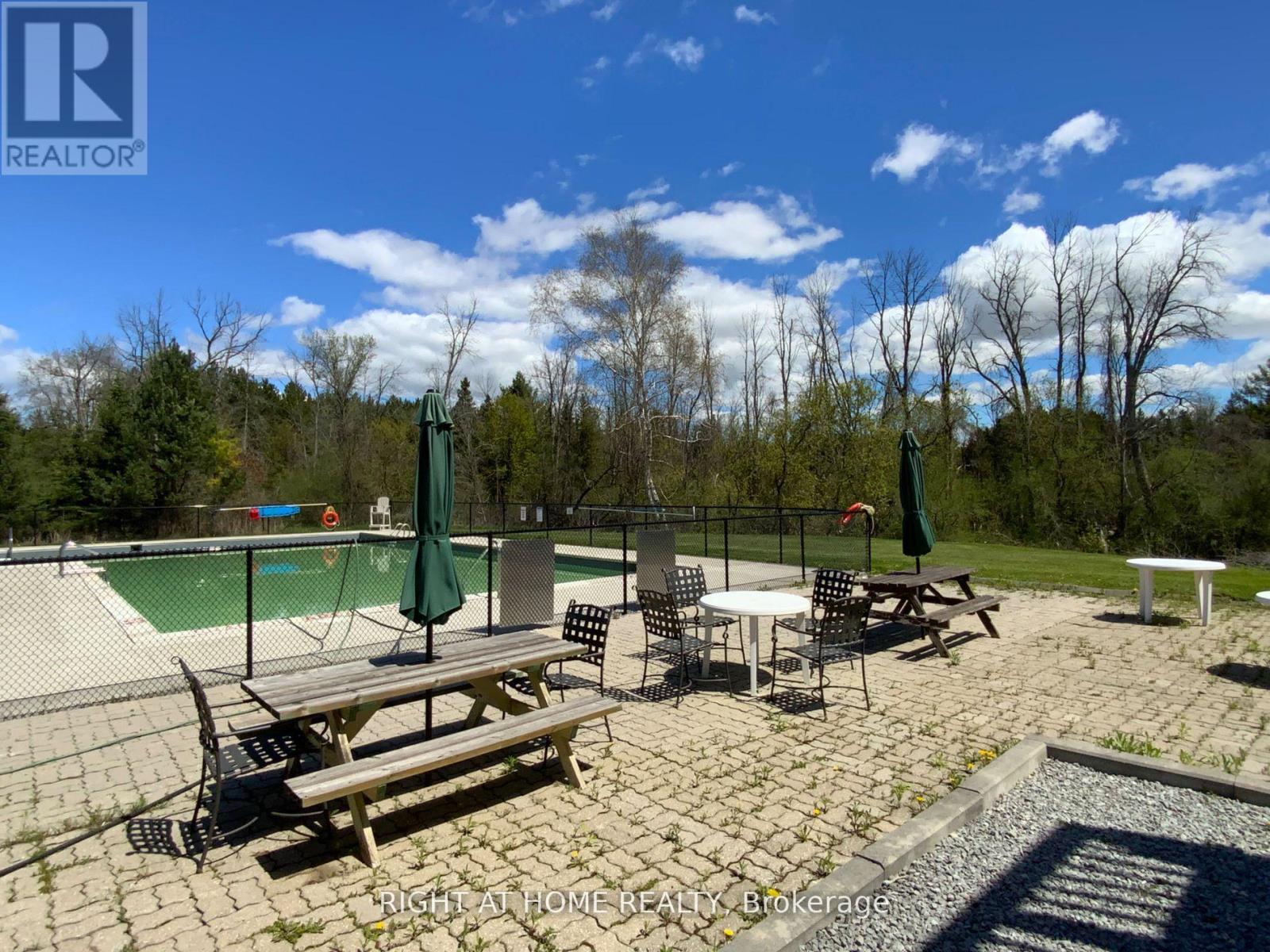 3 Woody Way Boulevard E, Georgina, Ontario  L0E 1N0 - Photo 4 - N13096638