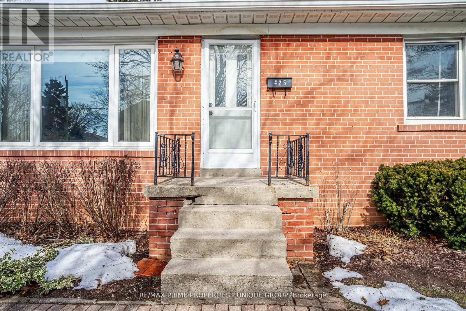 425 Centre Street E, Richmond Hill, Ontario  L4C 1B8 - Photo 2 - N13096646