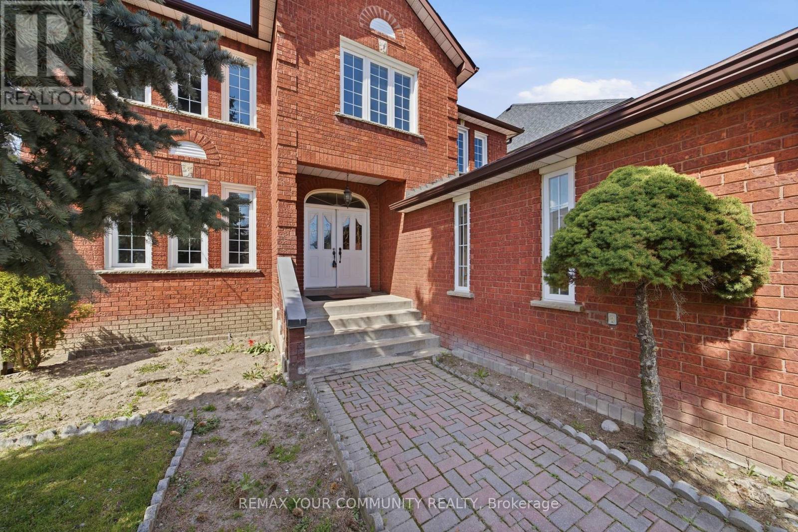 36 Railway Street, Vaughan, Ontario  L6A 1P7 - Photo 3 - N13096666