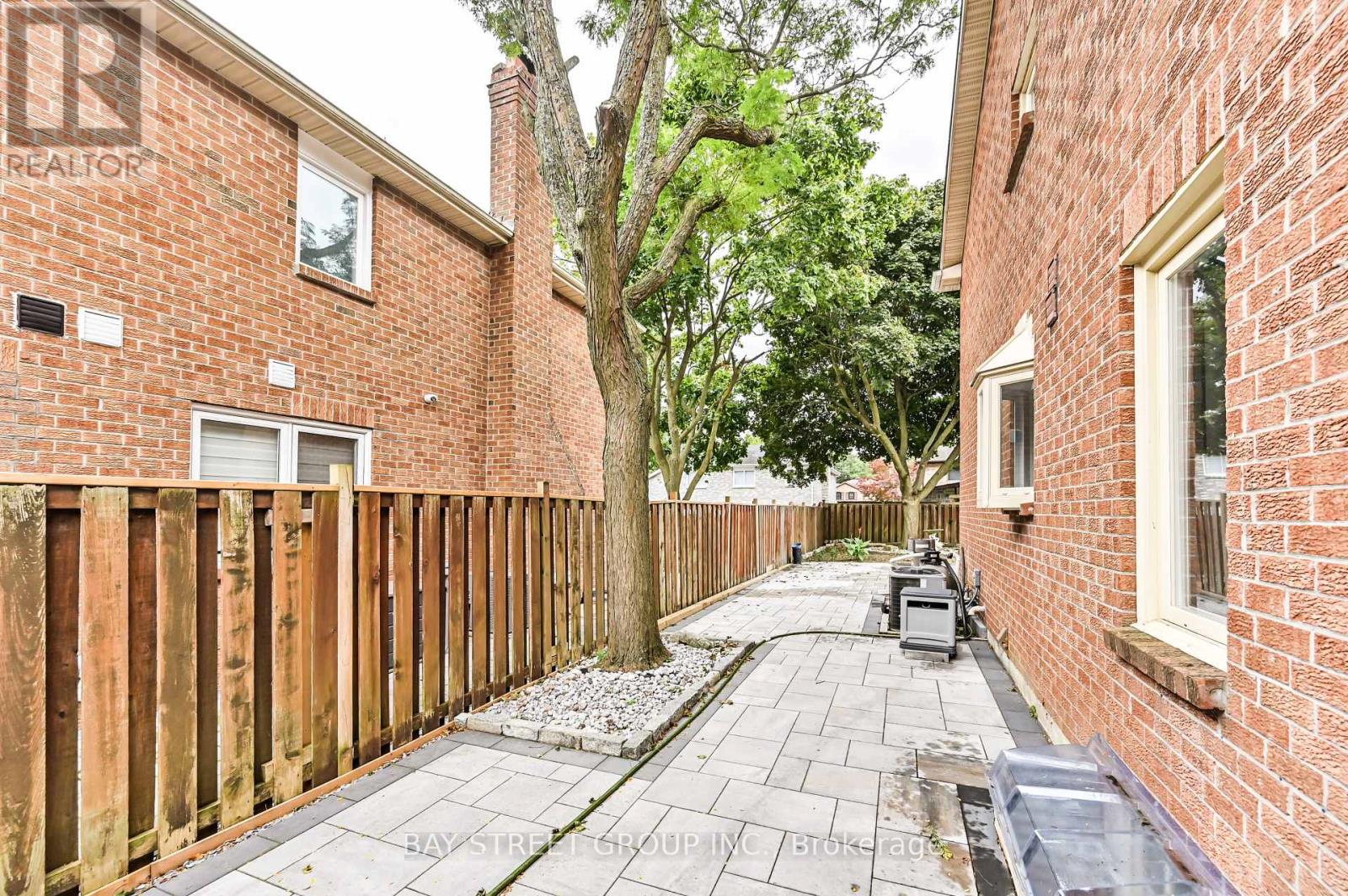 28 Delhi Crescent, Markham, Ontario  L3R 4J6 - Photo 27 - N13096708