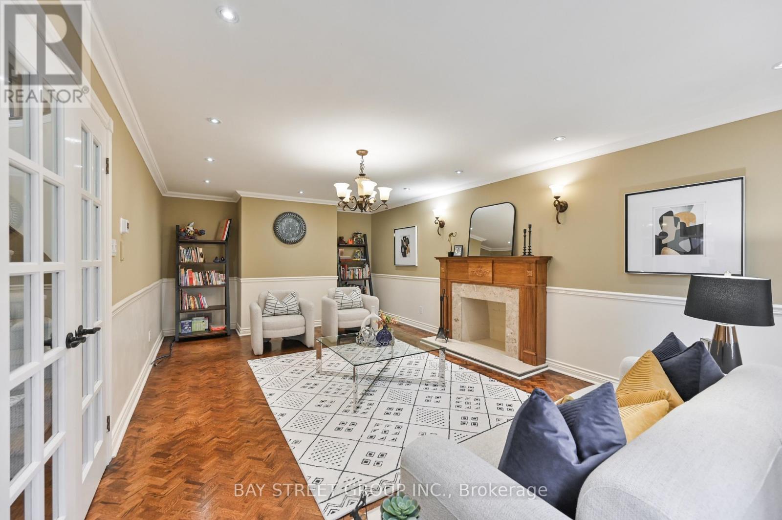 28 Delhi Crescent, Markham, Ontario  L3R 4J6 - Photo 3 - N13096708