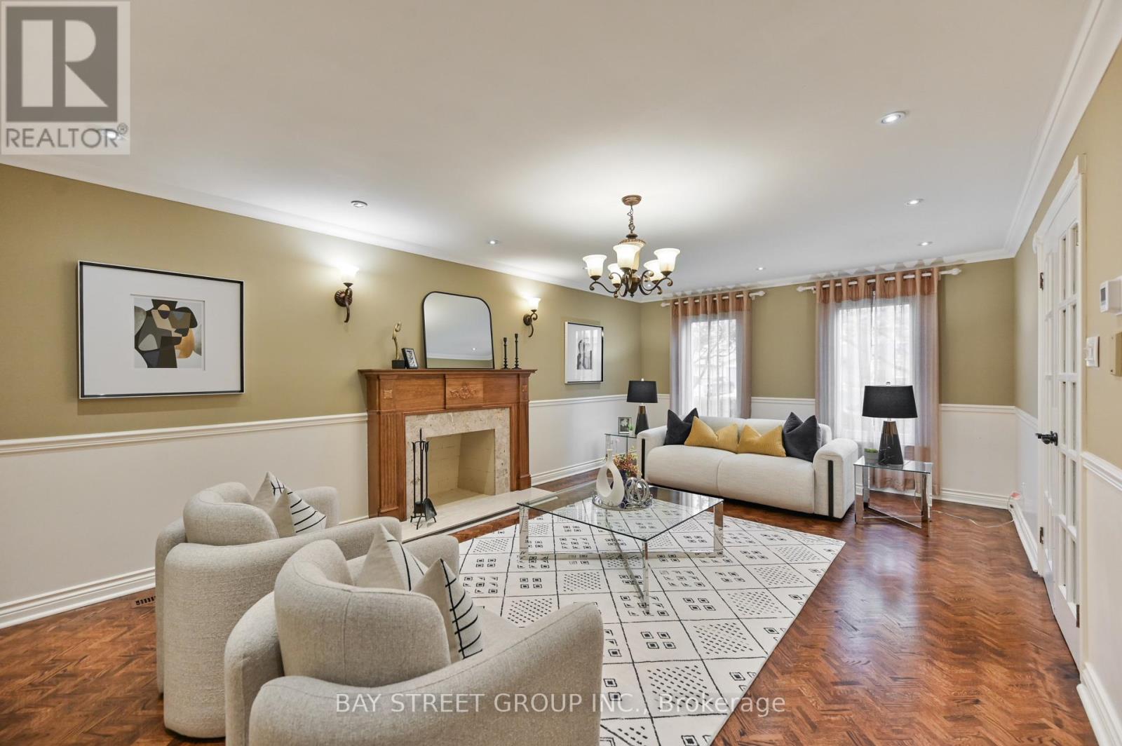 28 Delhi Crescent, Markham, Ontario  L3R 4J6 - Photo 4 - N13096708
