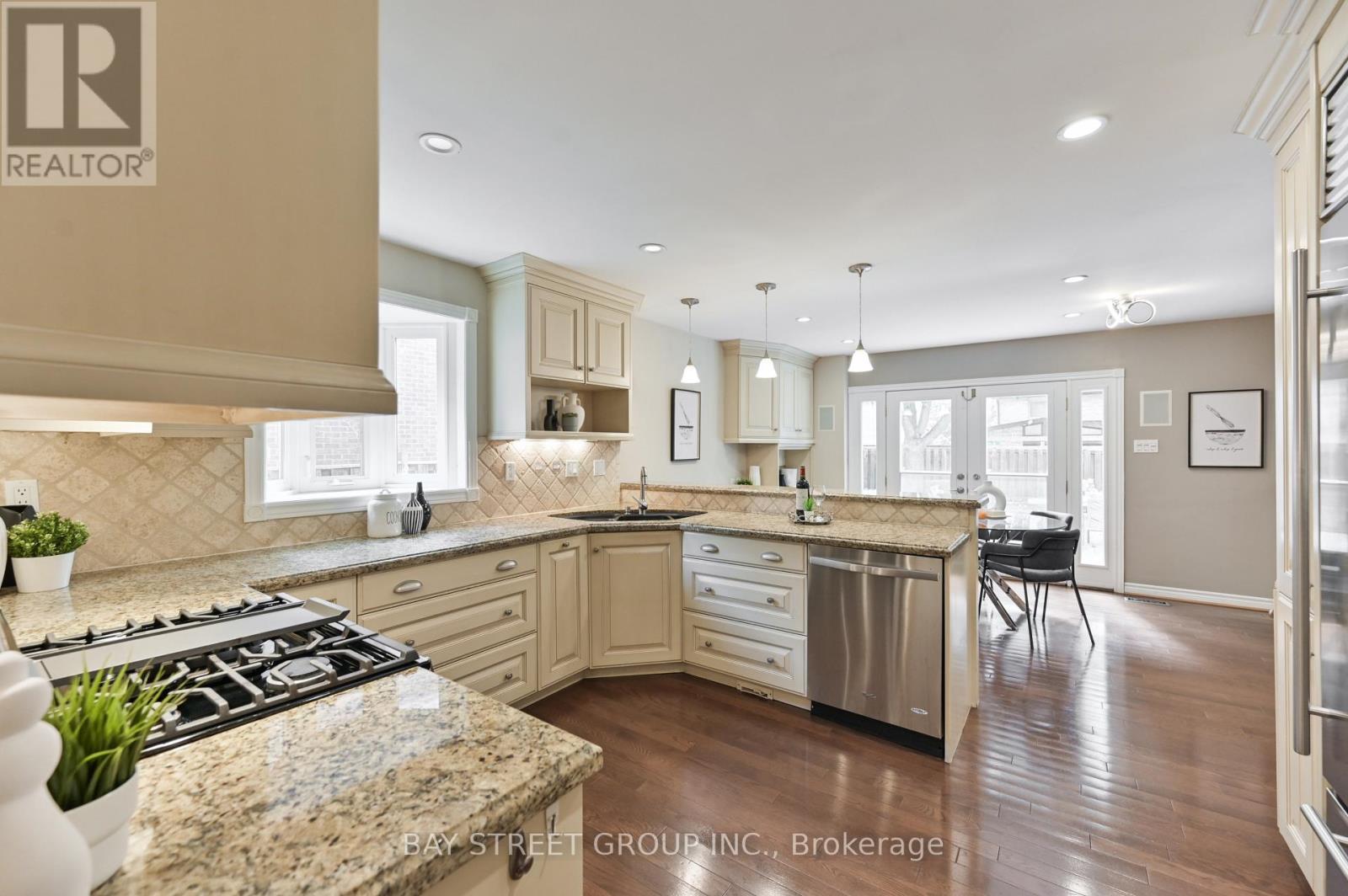 28 Delhi Crescent, Markham, Ontario  L3R 4J6 - Photo 6 - N13096708