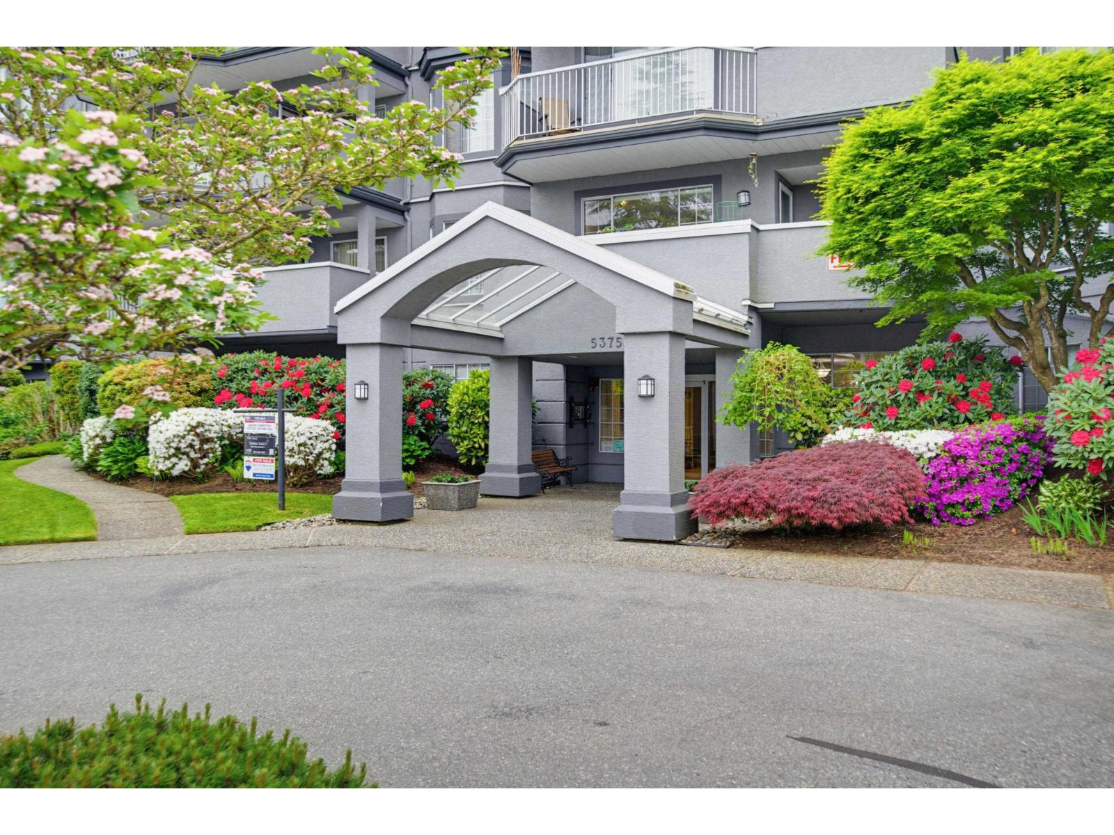 302 5375 205 Street, Langley, British Columbia  V3A 7V7 - Photo 2 - R3120026
