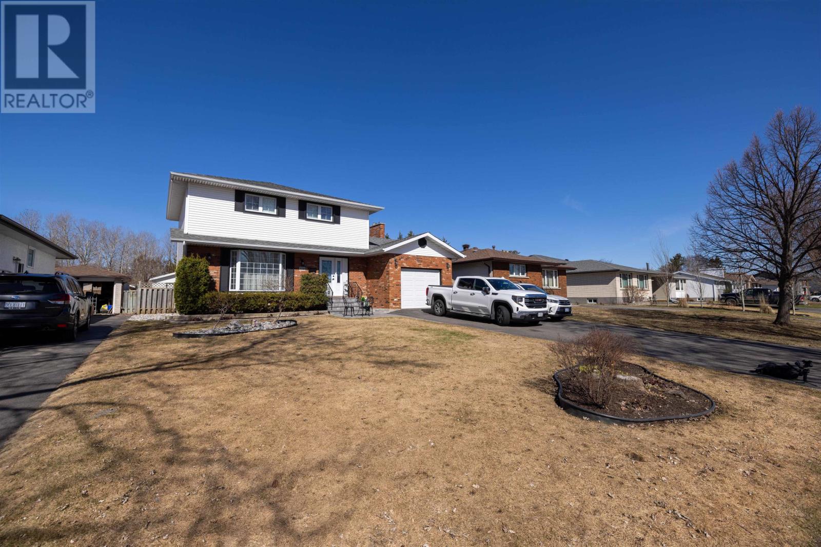 510 Acadia Ct, Thunder Bay, Ontario  P7C 5B8 - Photo 3 - TB2600933