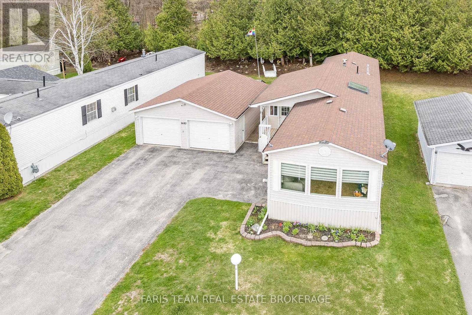 1407 Fox Road, Severn, Ontario  L3V 0V4 - Photo 2 - S13096358