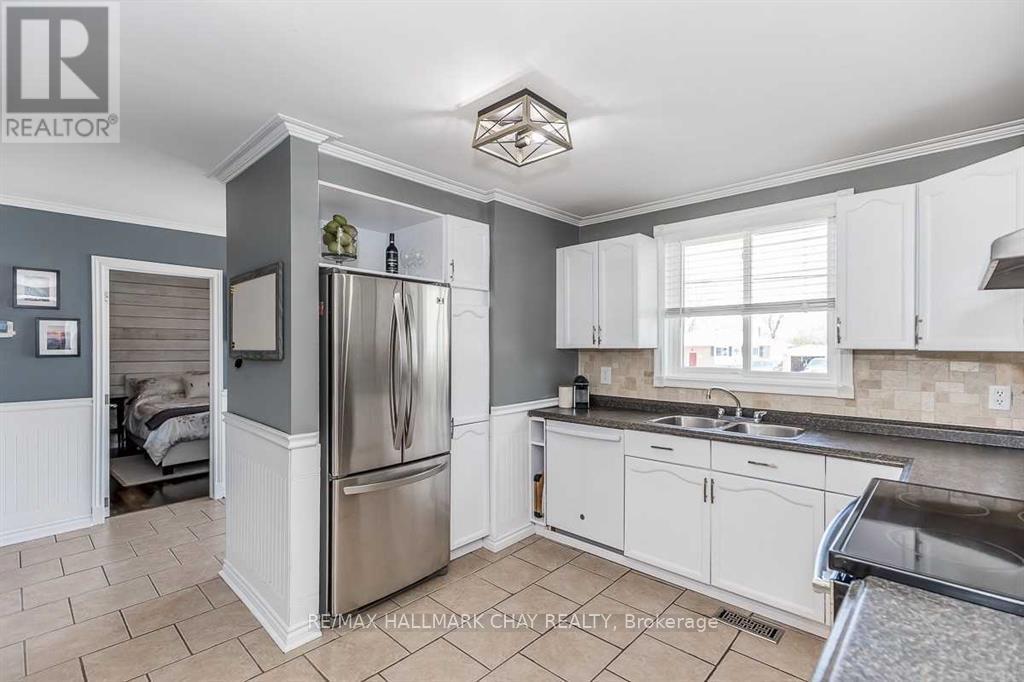 10 Finlay Mill Road, Springwater (Midhurst), Ontario  L0L 1X0 - Photo 4 - S13096468