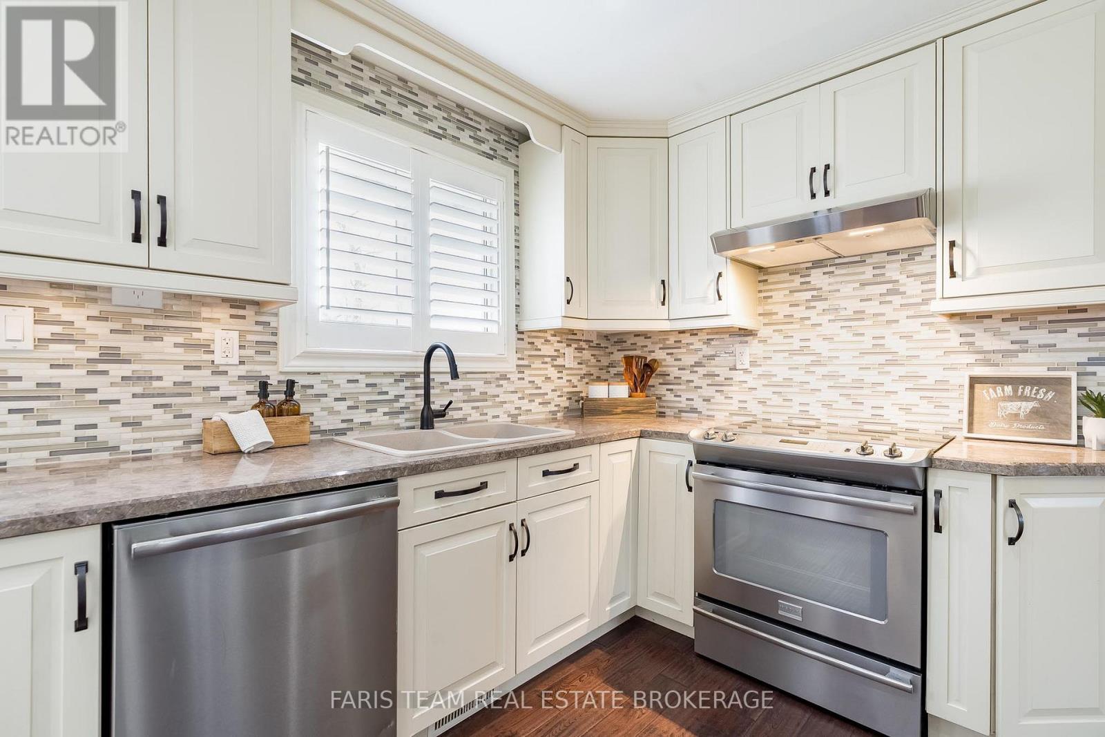201 Christopher Street, Clearview (Stayner), Ontario  L0M 1S0 - Photo 10 - S13096604