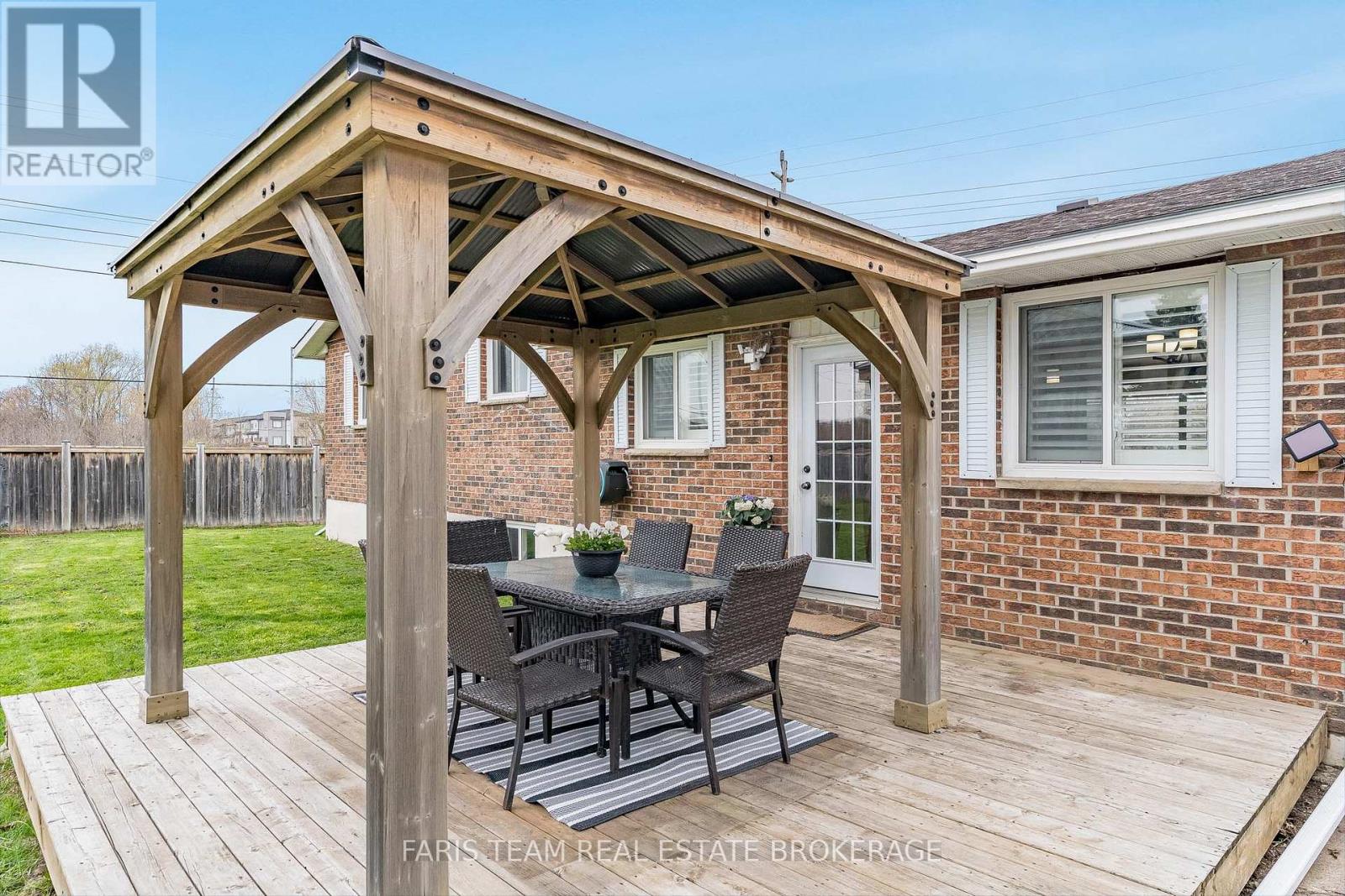 201 Christopher Street, Clearview (Stayner), Ontario  L0M 1S0 - Photo 38 - S13096604