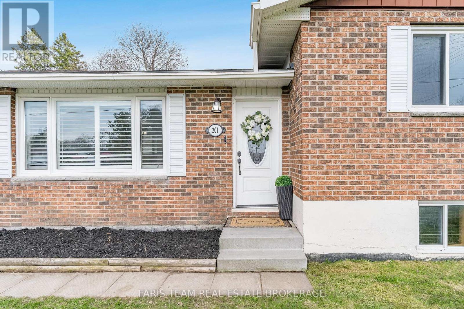 201 Christopher Street, Clearview (Stayner), Ontario  L0M 1S0 - Photo 5 - S13096604
