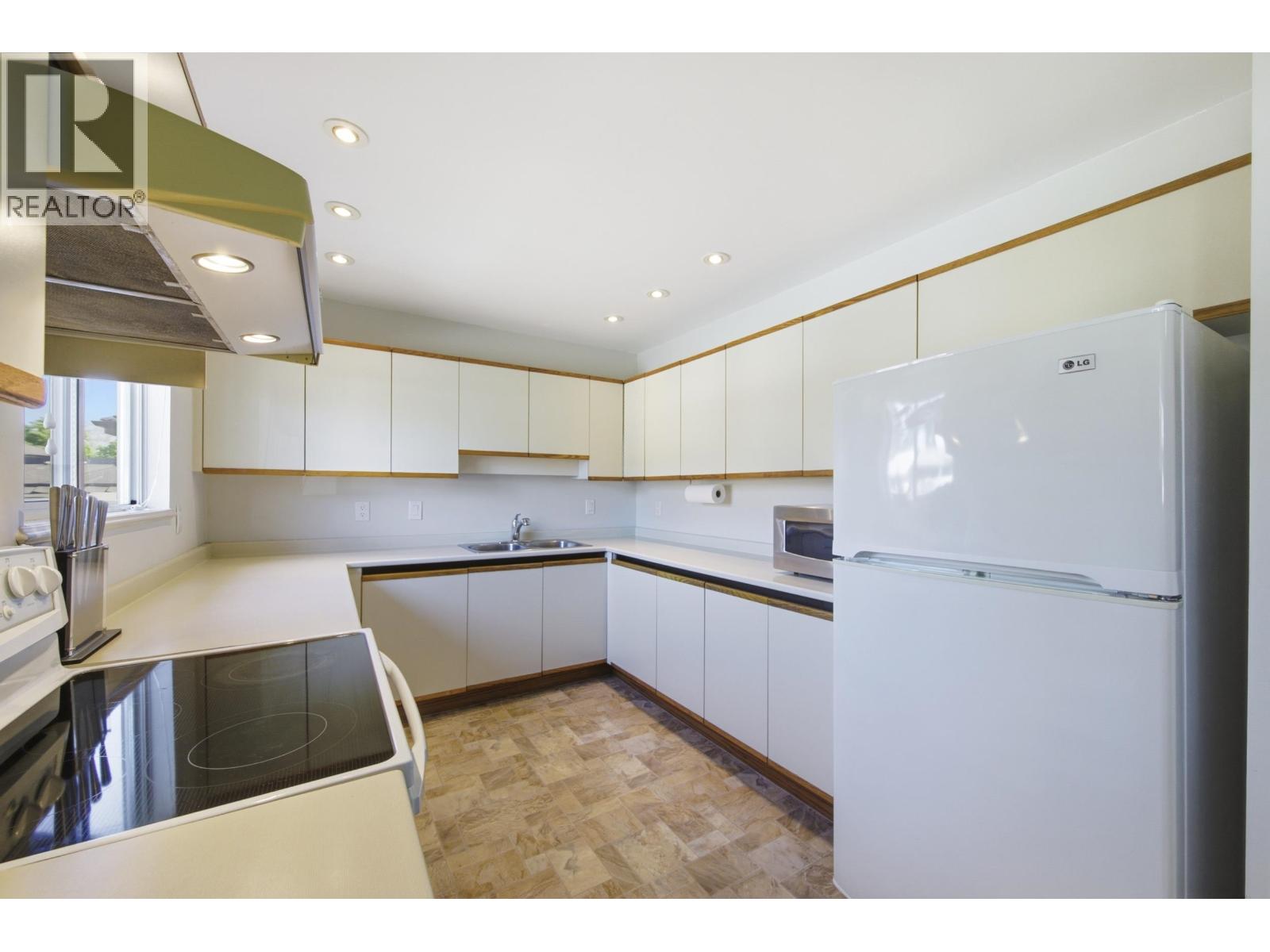 836 Roche Point Drive, North Vancouver, British Columbia  V7H 2T9 - Photo 8 - R3116484