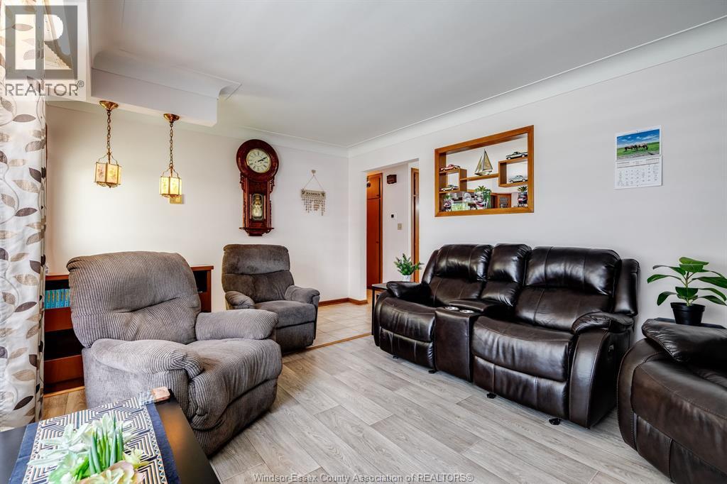 51 Lutsch, Leamington, Ontario  N8H 2N5 - Photo 4 - 26010408