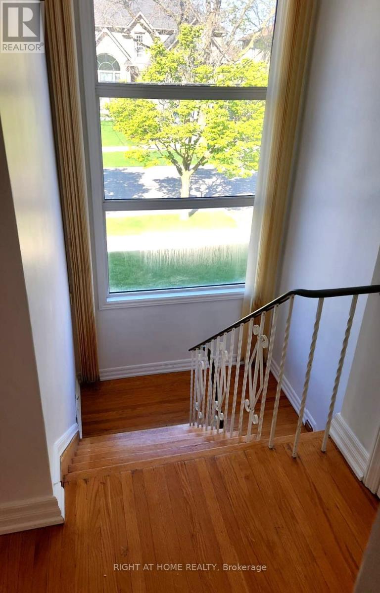 23 Blue Springs Road, Toronto, Ontario  M6L 2T5 - Photo 6 - W13096382