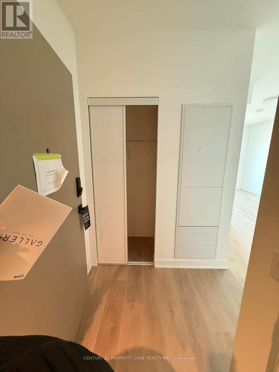 2206 - 1185 Dupont Street, Toronto, Ontario  M6H 2A4 - Photo 18 - W13096408