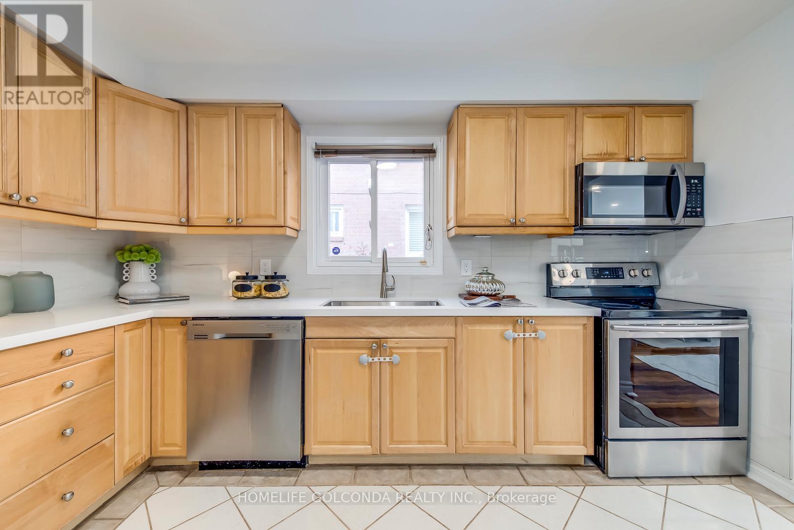 439 Bluesky Crescent, Mississauga, Ontario  L5R 2R9 - Photo 14 - W13096432