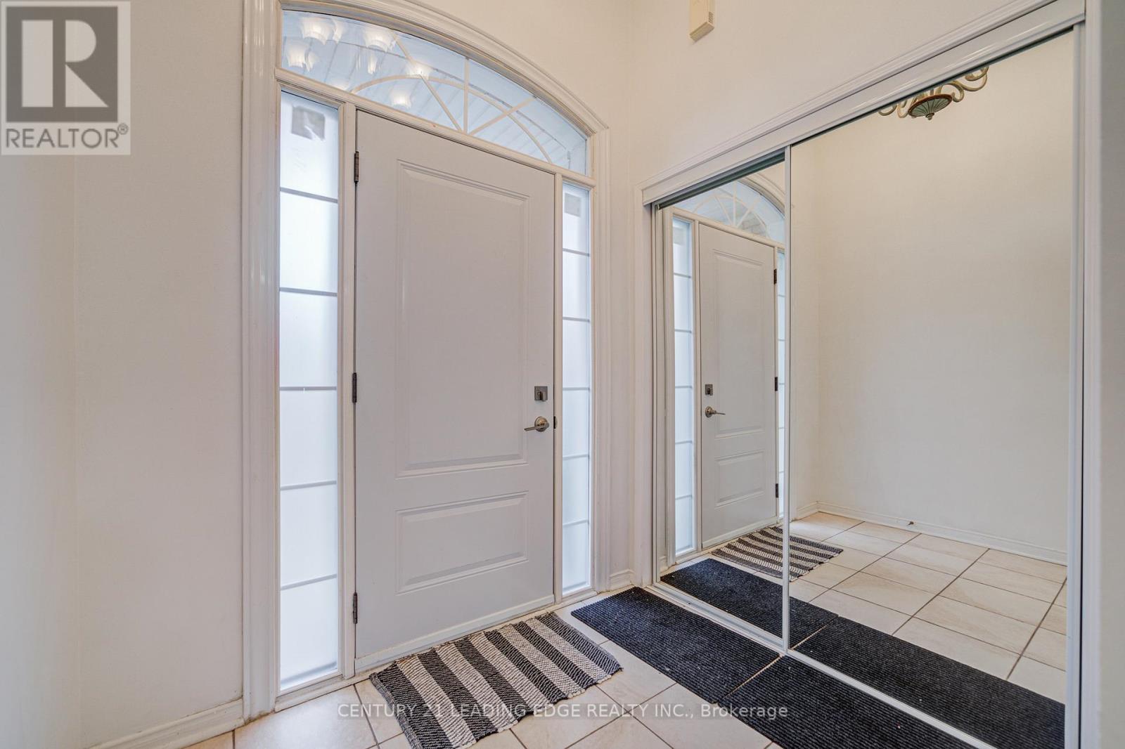 6604 Opera Glass Crescent, Mississauga, Ontario  L5W 1R8 - Photo 5 - W13096438