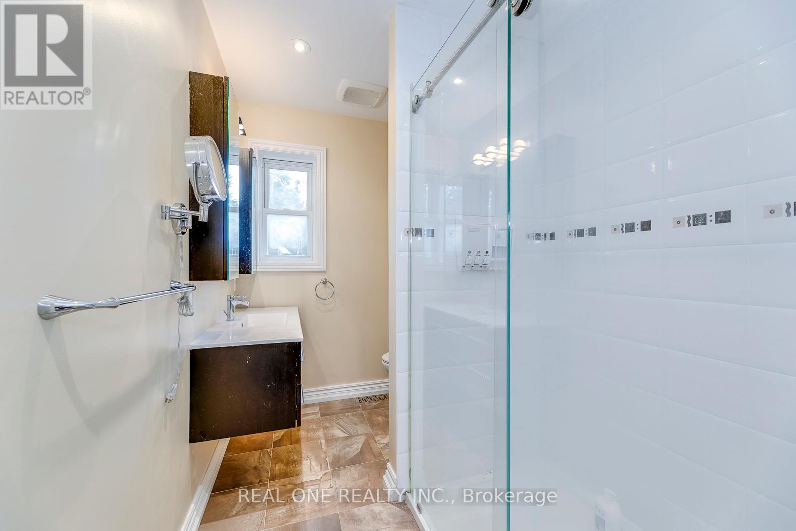 2181 Courtland Drive, Burlington, Ontario  L7R 1S2 - Photo 19 - W13096522