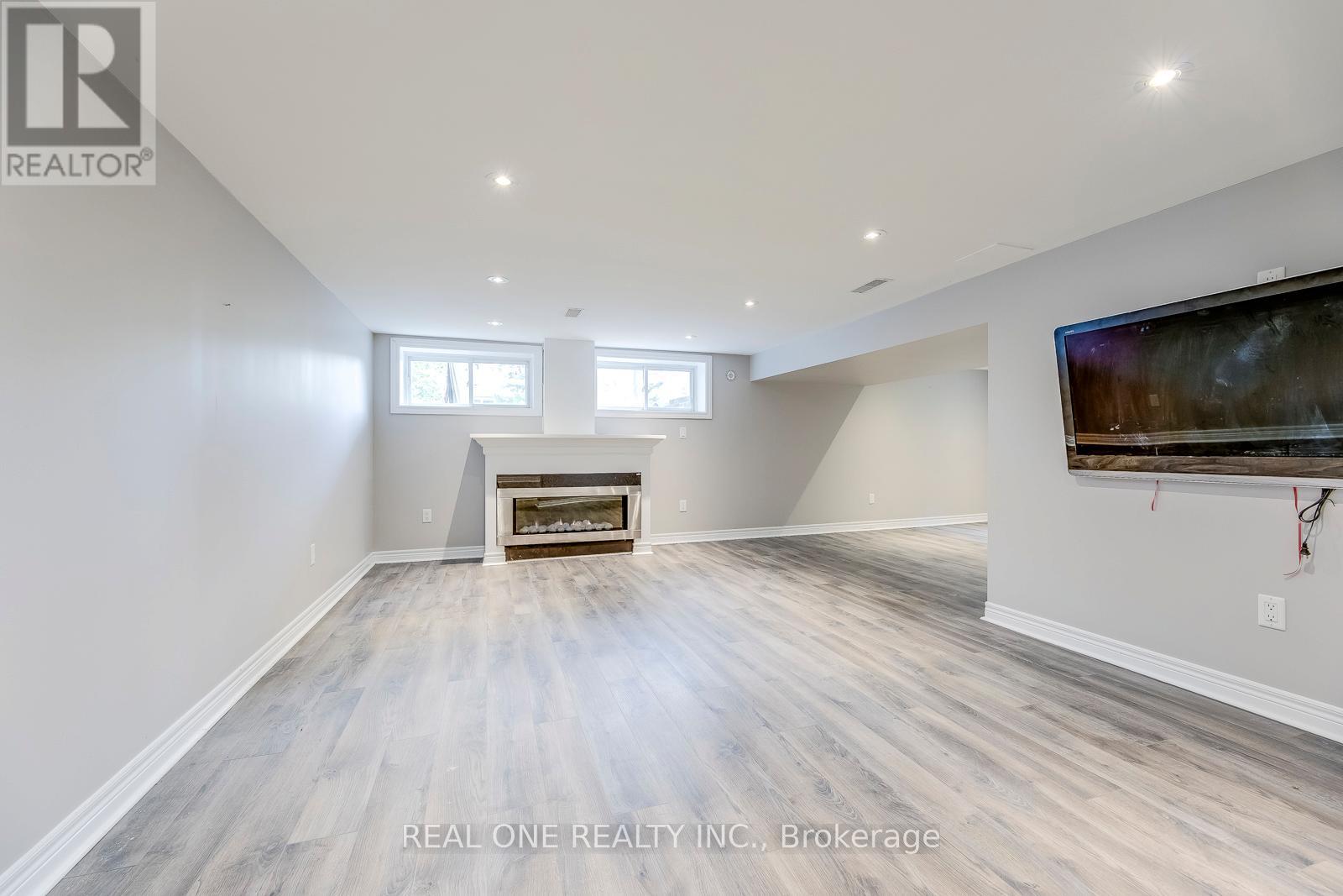 2181 Courtland Drive, Burlington, Ontario  L7R 1S2 - Photo 24 - W13096522